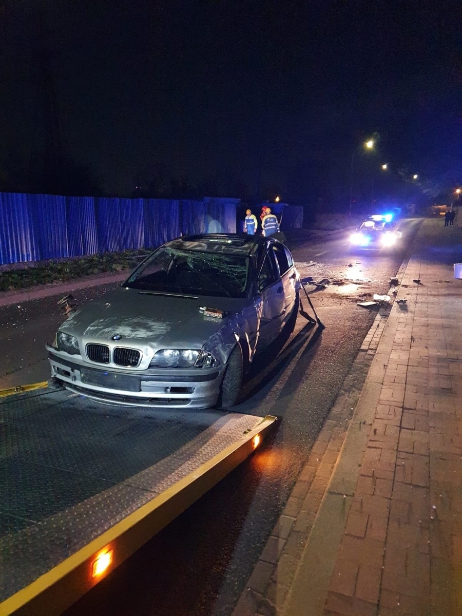 Zdjęcie w galerii na portalu naszraciborz.pl: Nocna szarża BMW na ul. 1 Maja [FOTO] wiadomości z regionu