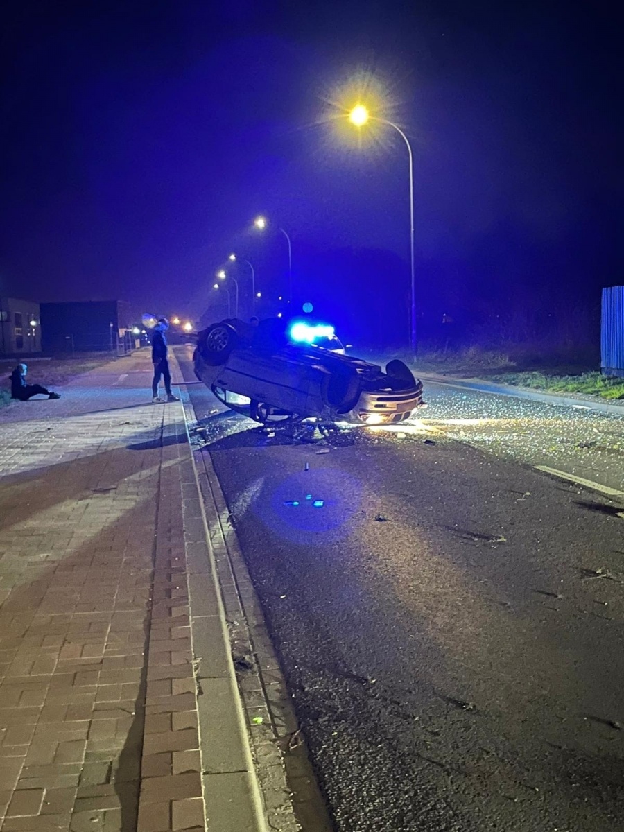 Zdjęcie w galerii na portalu naszraciborz.pl: Nocna szarża BMW na ul. 1 Maja [FOTO] wiadomości z regionu