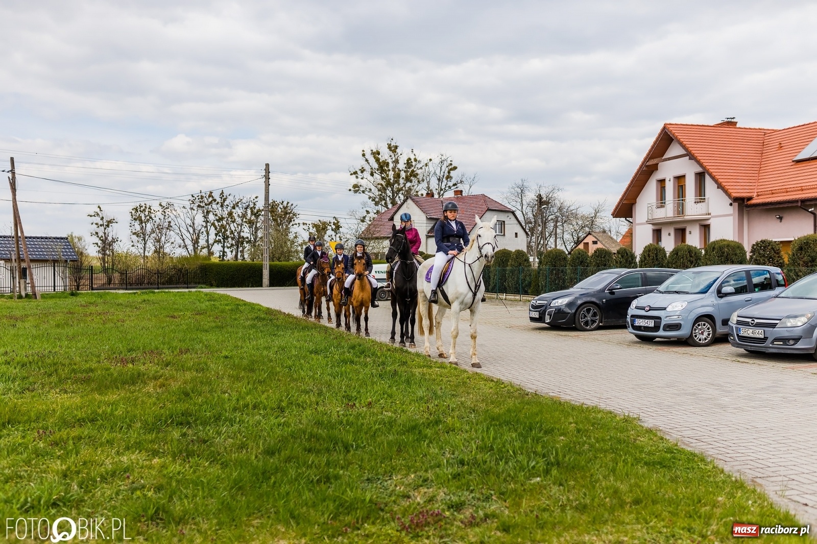 Zdjęcie w galerii na portalu naszraciborz.pl: Wielkanocna procesja konna w parafii Zawada Książęca [FOTO i WIDEO] wiadomości z regionu