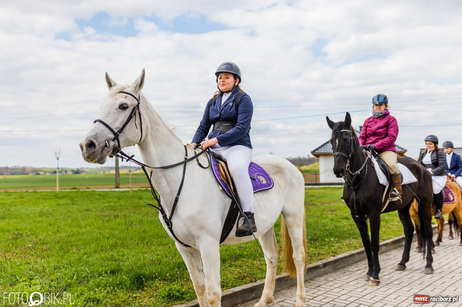 Zdjęcie w galerii na portalu naszraciborz.pl: Wielkanocna procesja konna w parafii Zawada Książęca [FOTO i WIDEO] wiadomości z regionu