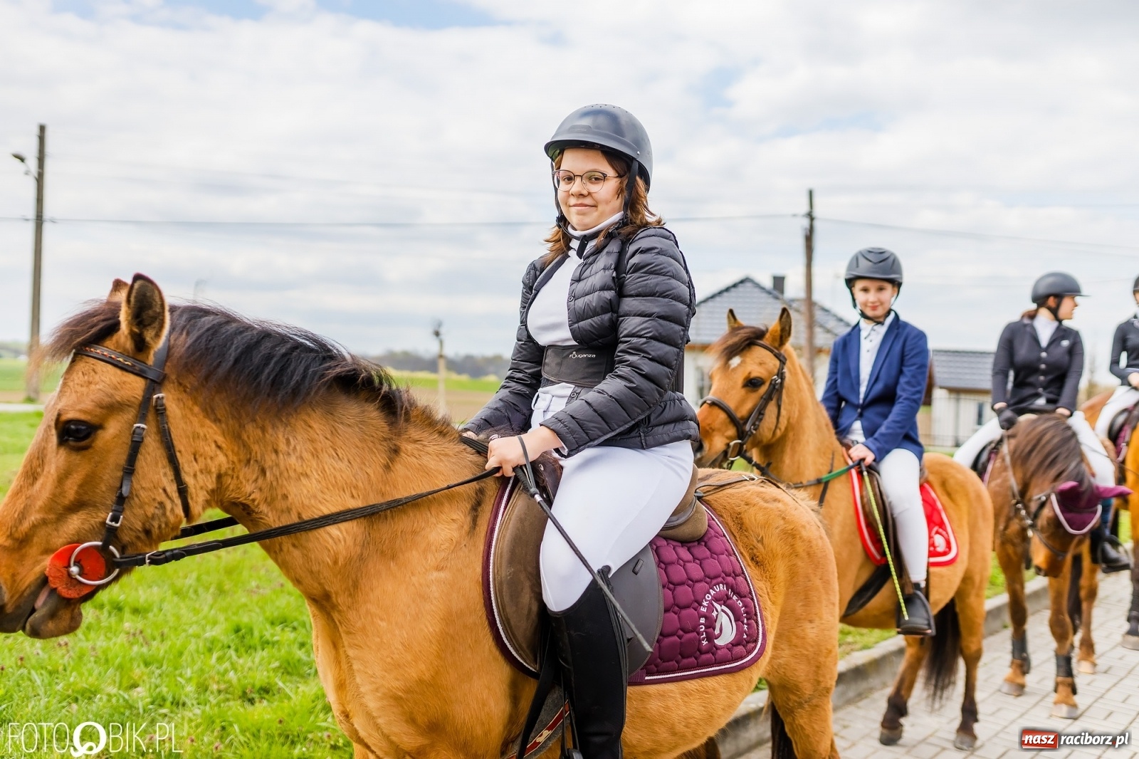Zdjęcie w galerii na portalu naszraciborz.pl: Wielkanocna procesja konna w parafii Zawada Książęca [FOTO i WIDEO] wiadomości z regionu