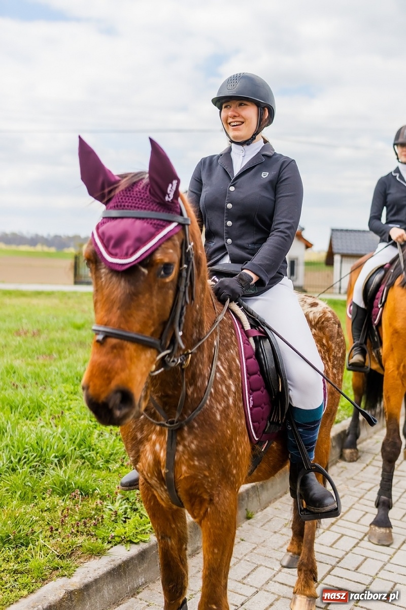 Zdjęcie w galerii na portalu naszraciborz.pl: Wielkanocna procesja konna w parafii Zawada Książęca [FOTO i WIDEO] wiadomości z regionu