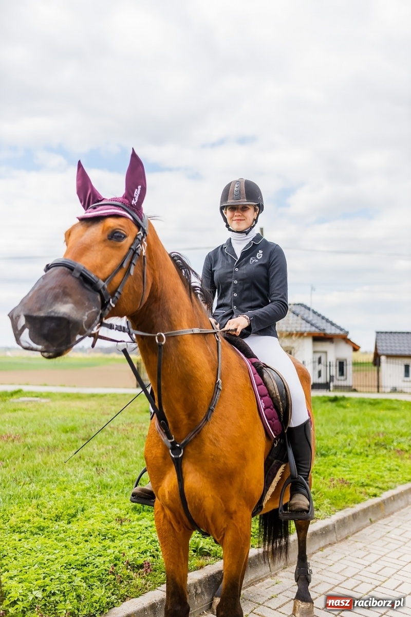 Zdjęcie w galerii na portalu naszraciborz.pl: Wielkanocna procesja konna w parafii Zawada Książęca [FOTO i WIDEO] wiadomości z regionu