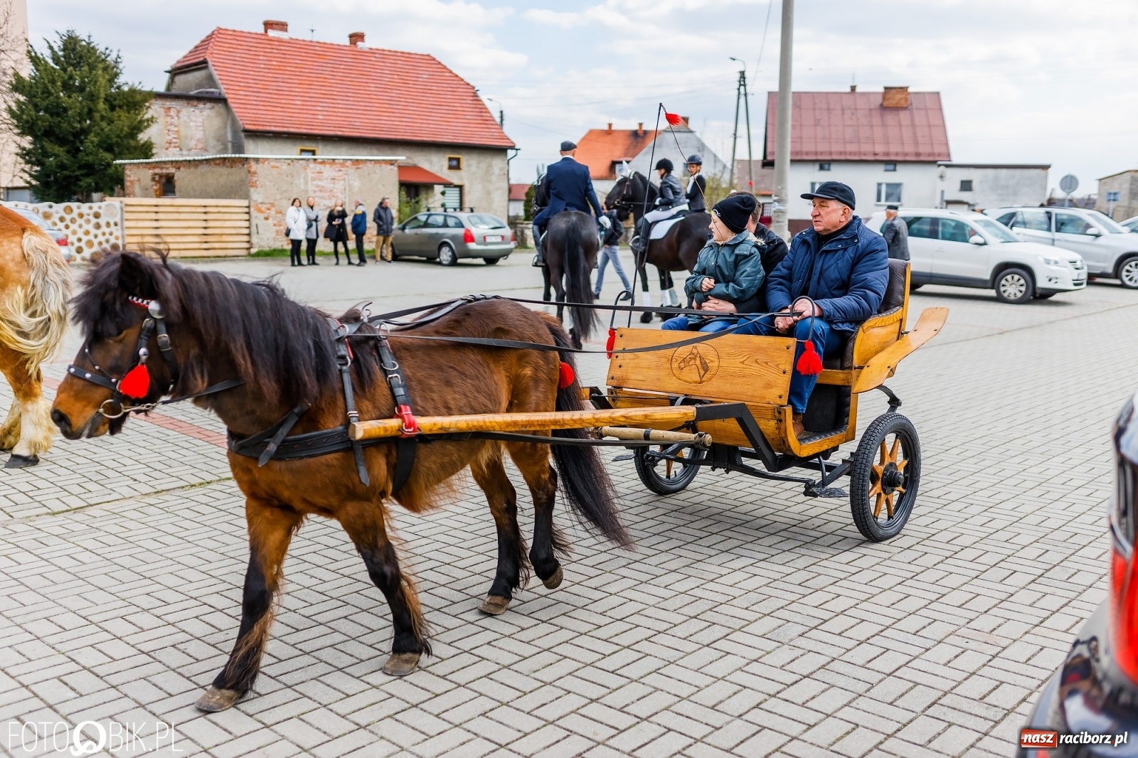 Zdjęcie w galerii na portalu naszraciborz.pl: Wielkanocna procesja konna w parafii Zawada Książęca [FOTO i WIDEO] wiadomości z regionu