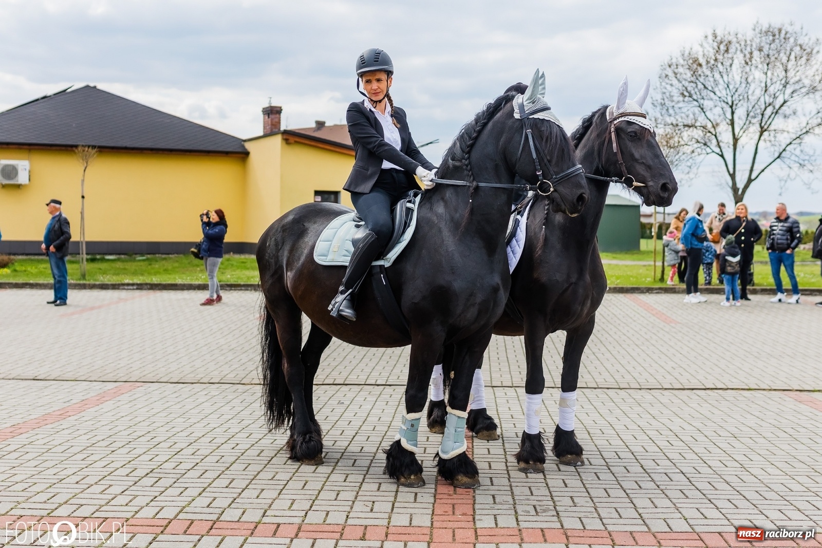 Zdjęcie w galerii na portalu naszraciborz.pl: Wielkanocna procesja konna w parafii Zawada Książęca [FOTO i WIDEO] wiadomości z regionu