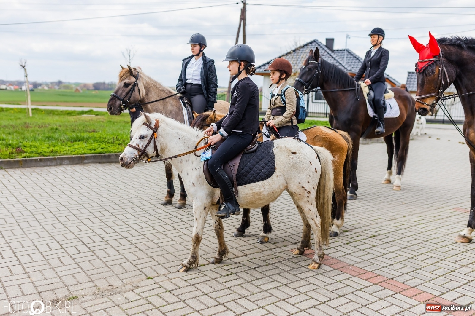 Zdjęcie w galerii na portalu naszraciborz.pl: Wielkanocna procesja konna w parafii Zawada Książęca [FOTO i WIDEO] wiadomości z regionu