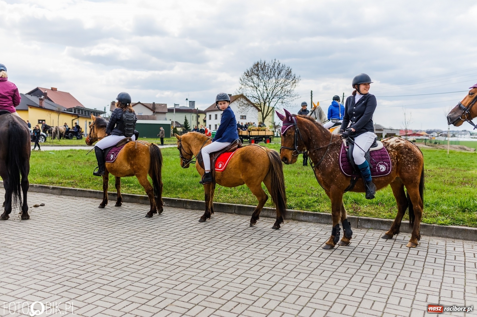 Zdjęcie w galerii na portalu naszraciborz.pl: Wielkanocna procesja konna w parafii Zawada Książęca [FOTO i WIDEO] wiadomości z regionu