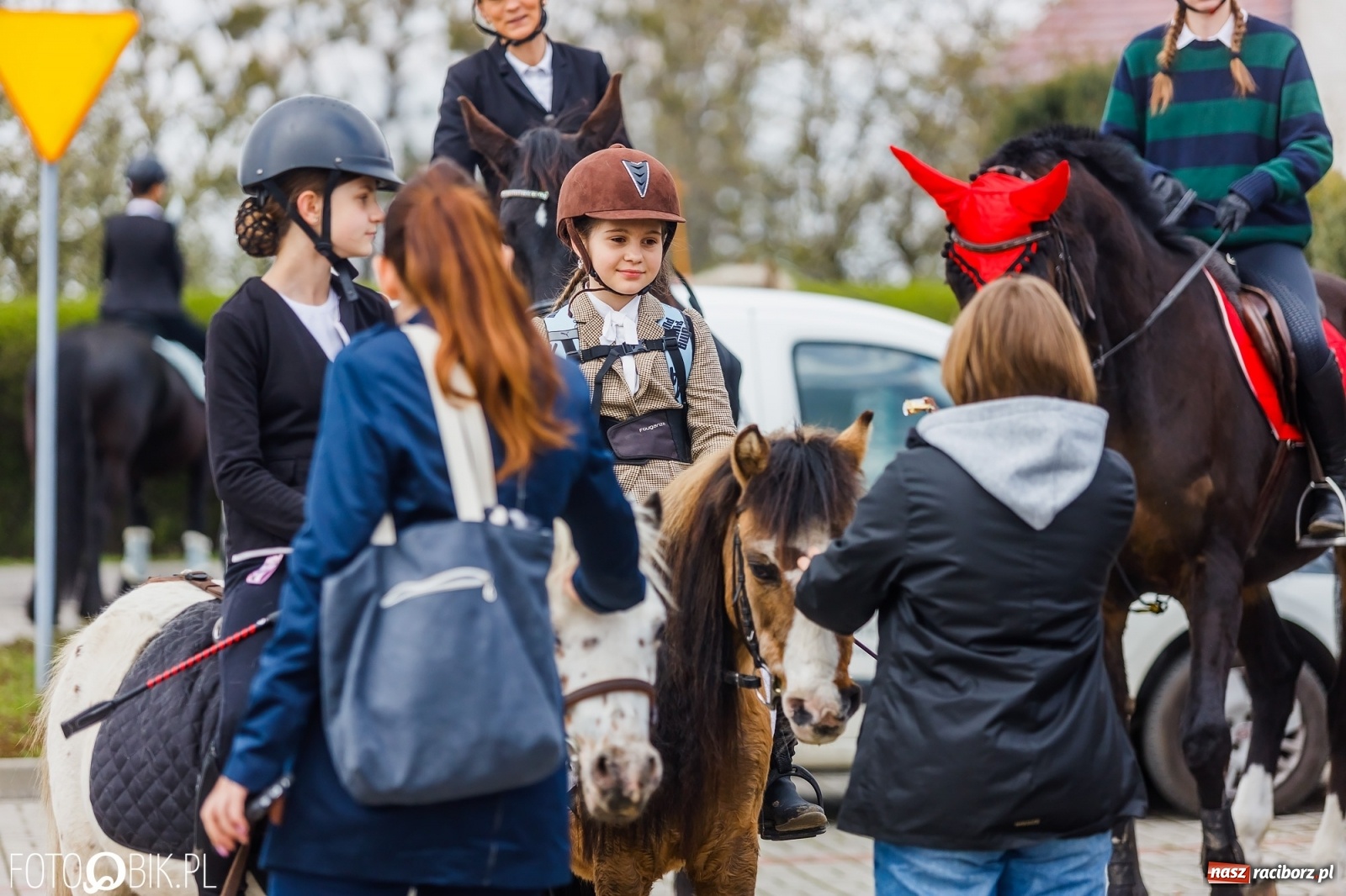 Zdjęcie w galerii na portalu naszraciborz.pl: Wielkanocna procesja konna w parafii Zawada Książęca [FOTO i WIDEO] wiadomości z regionu