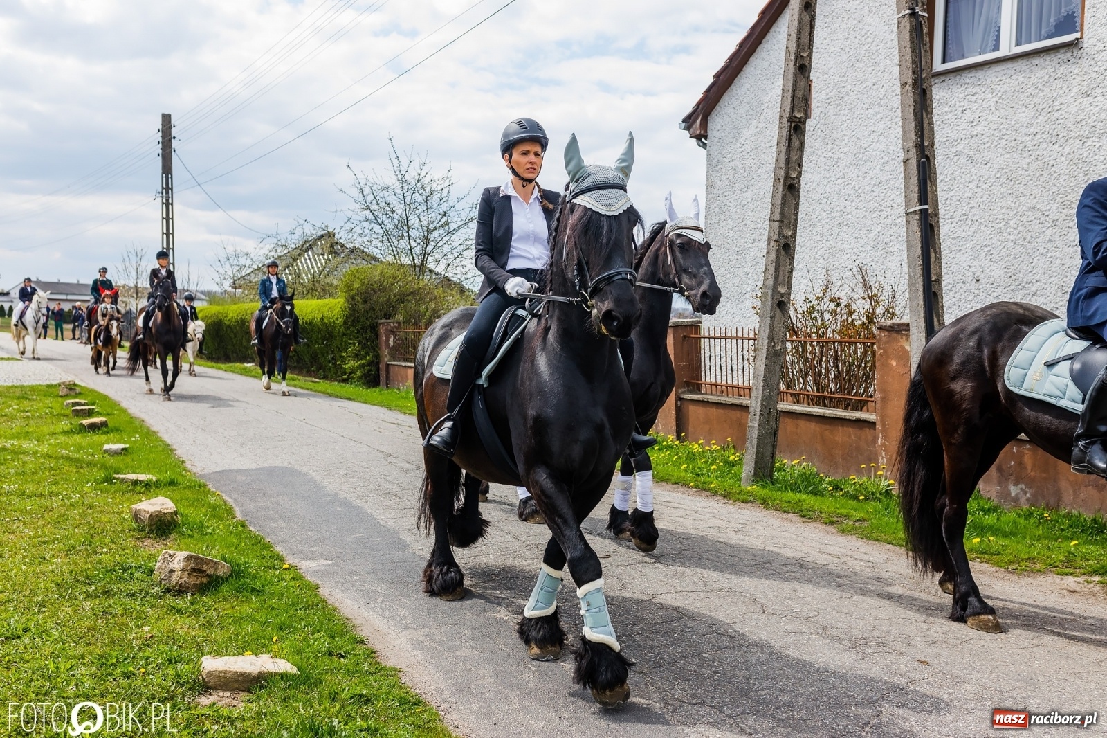 Zdjęcie w galerii na portalu naszraciborz.pl: Wielkanocna procesja konna w parafii Zawada Książęca [FOTO i WIDEO] wiadomości z regionu