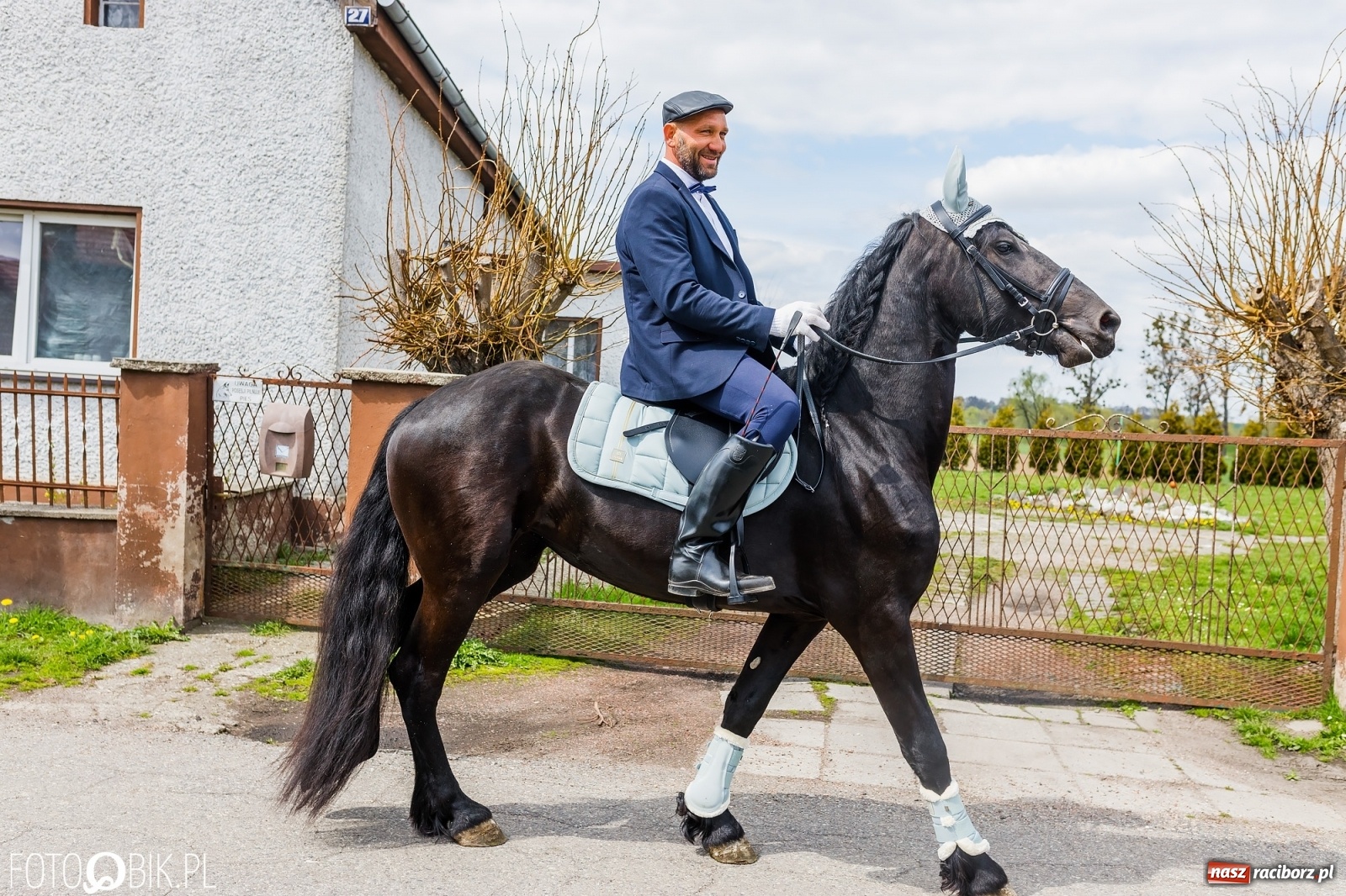 Zdjęcie w galerii na portalu naszraciborz.pl: Wielkanocna procesja konna w parafii Zawada Książęca [FOTO i WIDEO] wiadomości z regionu