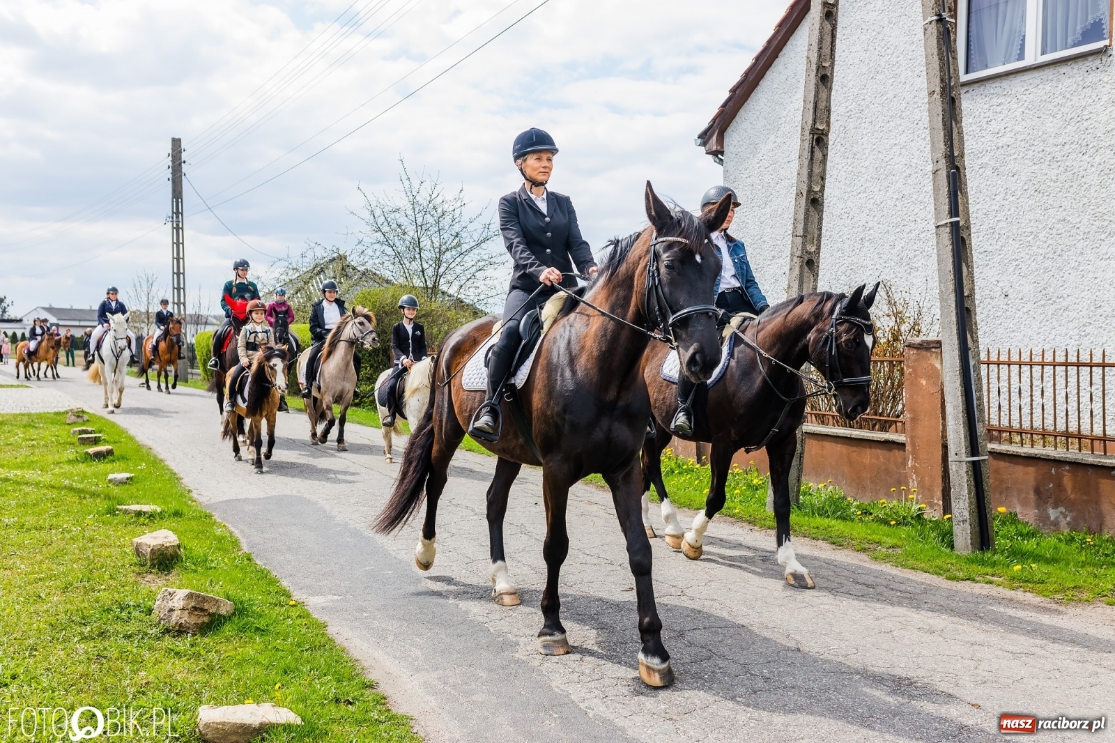 Zdjęcie w galerii na portalu naszraciborz.pl: Wielkanocna procesja konna w parafii Zawada Książęca [FOTO i WIDEO] wiadomości z regionu