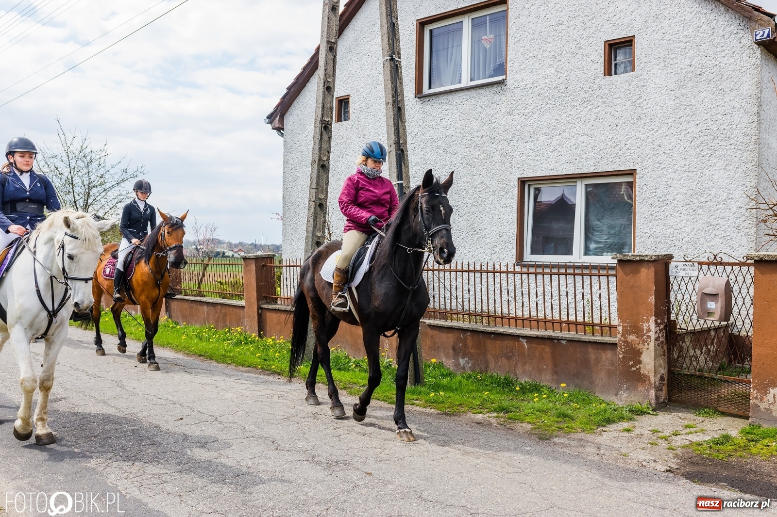 Zdjęcie w galerii na portalu naszraciborz.pl: Wielkanocna procesja konna w parafii Zawada Książęca [FOTO i WIDEO] wiadomości z regionu