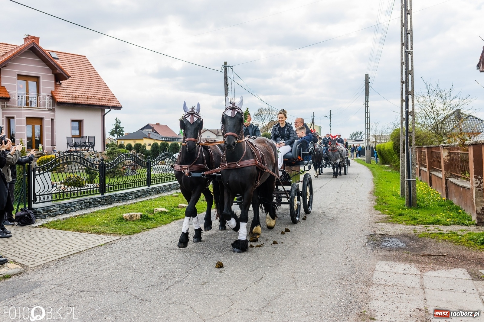Zdjęcie w galerii na portalu naszraciborz.pl: Wielkanocna procesja konna w parafii Zawada Książęca [FOTO i WIDEO] wiadomości z regionu