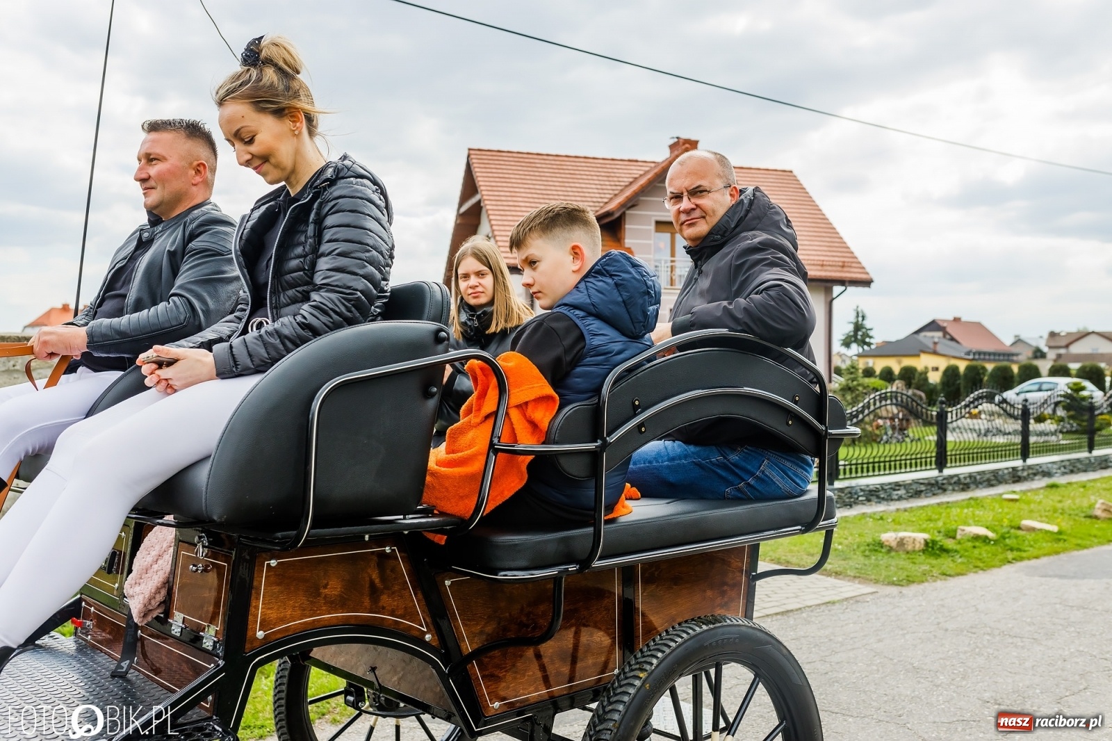 Zdjęcie w galerii na portalu naszraciborz.pl: Wielkanocna procesja konna w parafii Zawada Książęca [FOTO i WIDEO] wiadomości z regionu