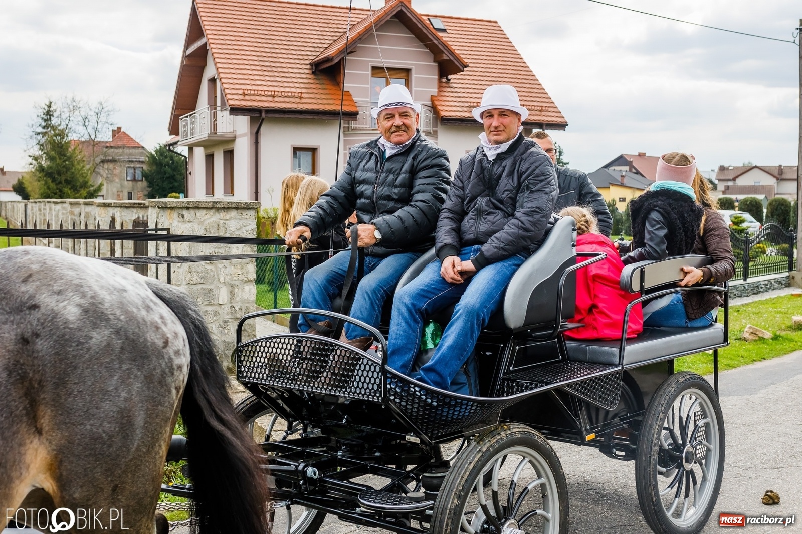 Zdjęcie w galerii na portalu naszraciborz.pl: Wielkanocna procesja konna w parafii Zawada Książęca [FOTO i WIDEO] wiadomości z regionu