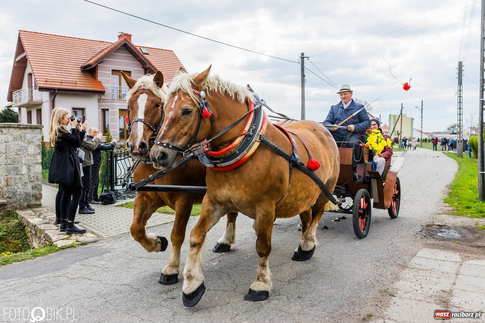 Zdjęcie w galerii na portalu naszraciborz.pl: Wielkanocna procesja konna w parafii Zawada Książęca [FOTO i WIDEO] wiadomości z regionu