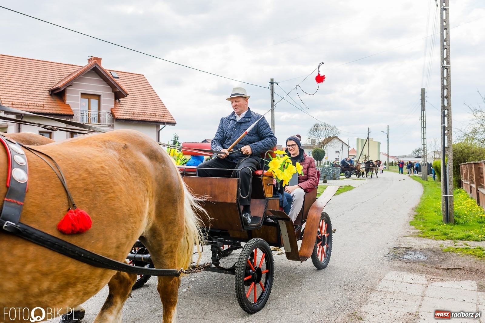 Zdjęcie w galerii na portalu naszraciborz.pl: Wielkanocna procesja konna w parafii Zawada Książęca [FOTO i WIDEO] wiadomości z regionu