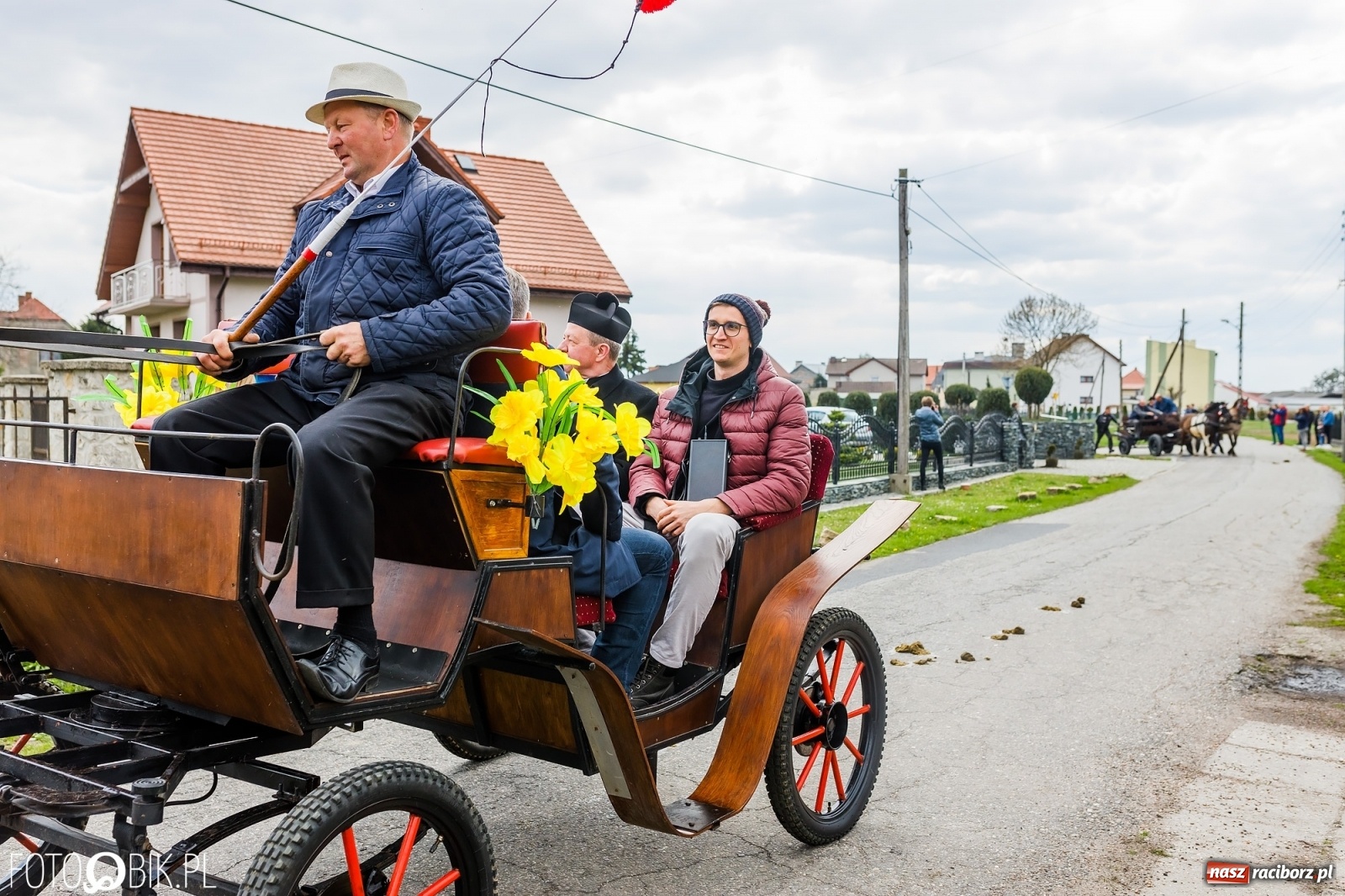 Zdjęcie w galerii na portalu naszraciborz.pl: Wielkanocna procesja konna w parafii Zawada Książęca [FOTO i WIDEO] wiadomości z regionu