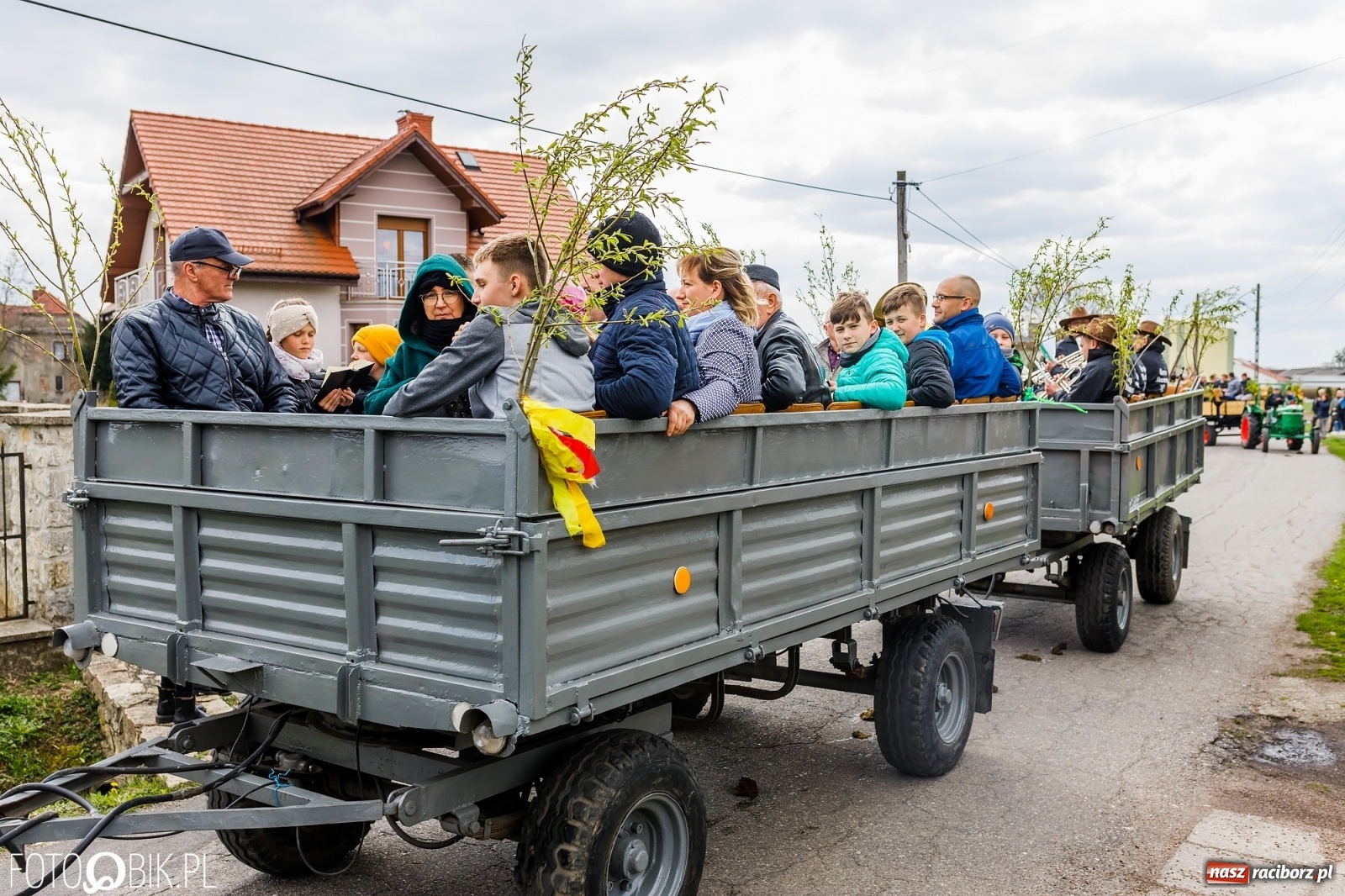 Zdjęcie w galerii na portalu naszraciborz.pl: Wielkanocna procesja konna w parafii Zawada Książęca [FOTO i WIDEO] wiadomości z regionu