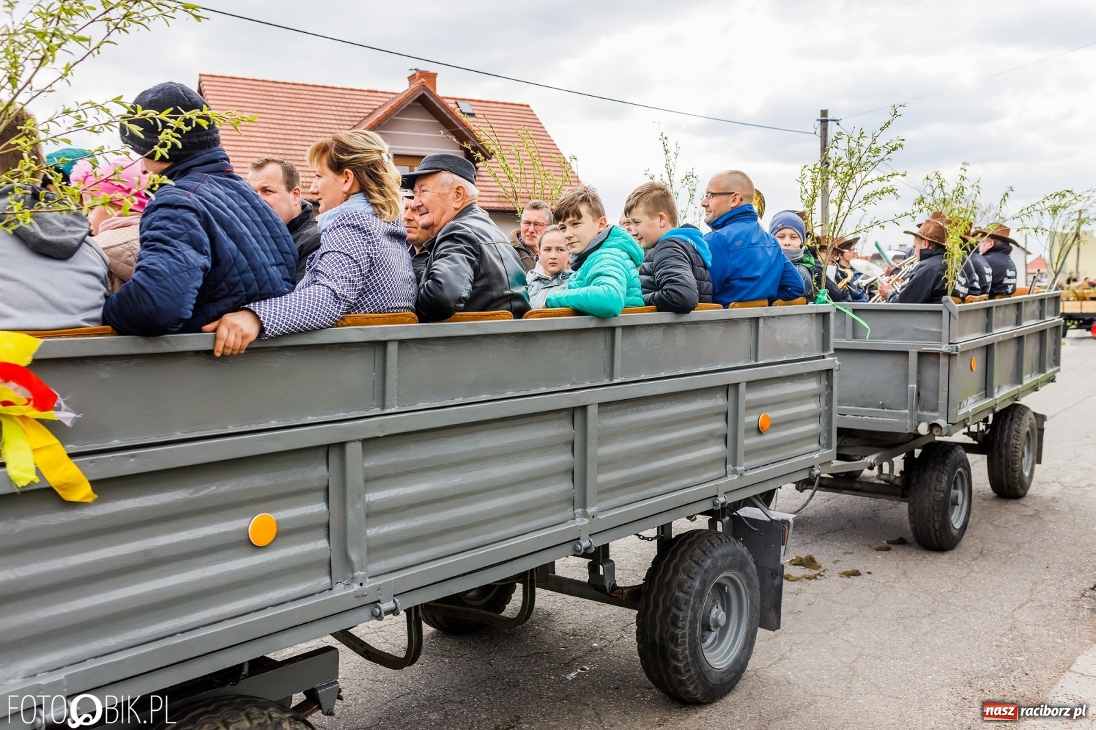 Zdjęcie w galerii na portalu naszraciborz.pl: Wielkanocna procesja konna w parafii Zawada Książęca [FOTO i WIDEO] wiadomości z regionu