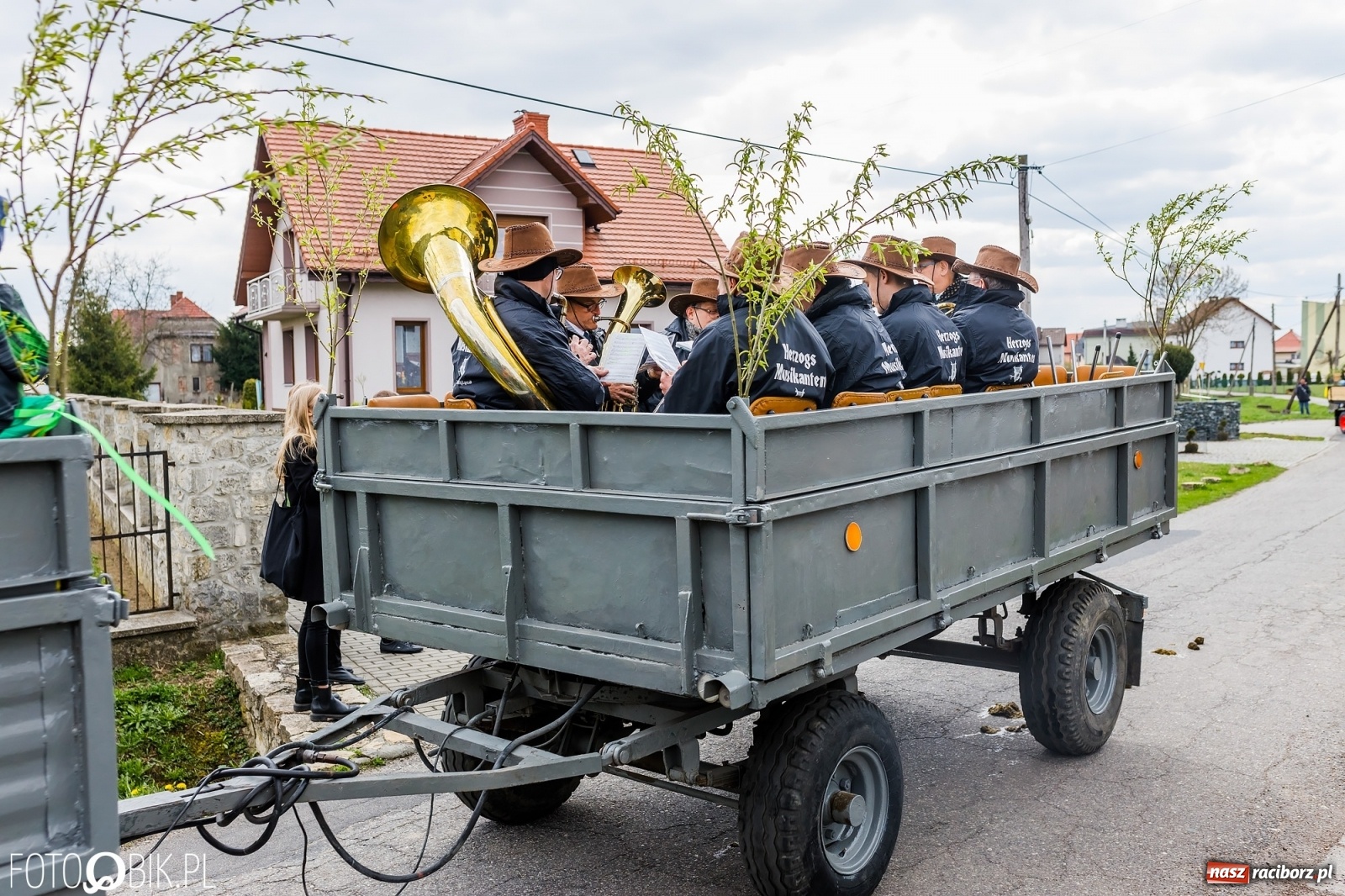 Zdjęcie w galerii na portalu naszraciborz.pl: Wielkanocna procesja konna w parafii Zawada Książęca [FOTO i WIDEO] wiadomości z regionu