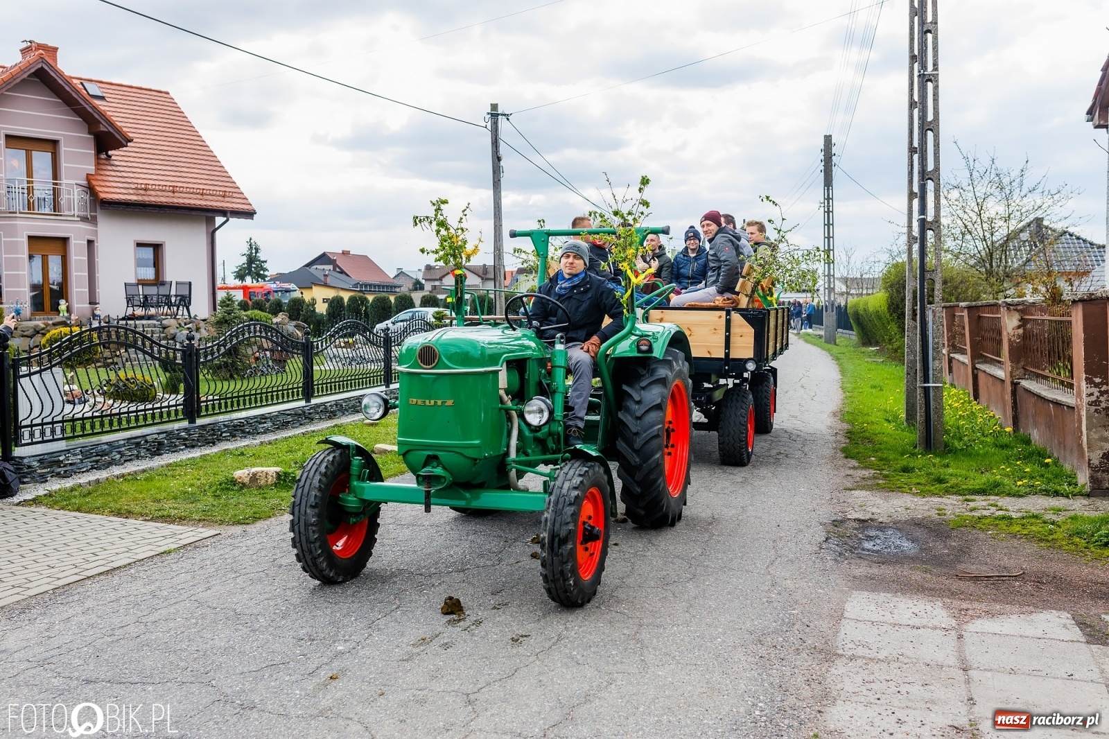 Zdjęcie w galerii na portalu naszraciborz.pl: Wielkanocna procesja konna w parafii Zawada Książęca [FOTO i WIDEO] wiadomości z regionu