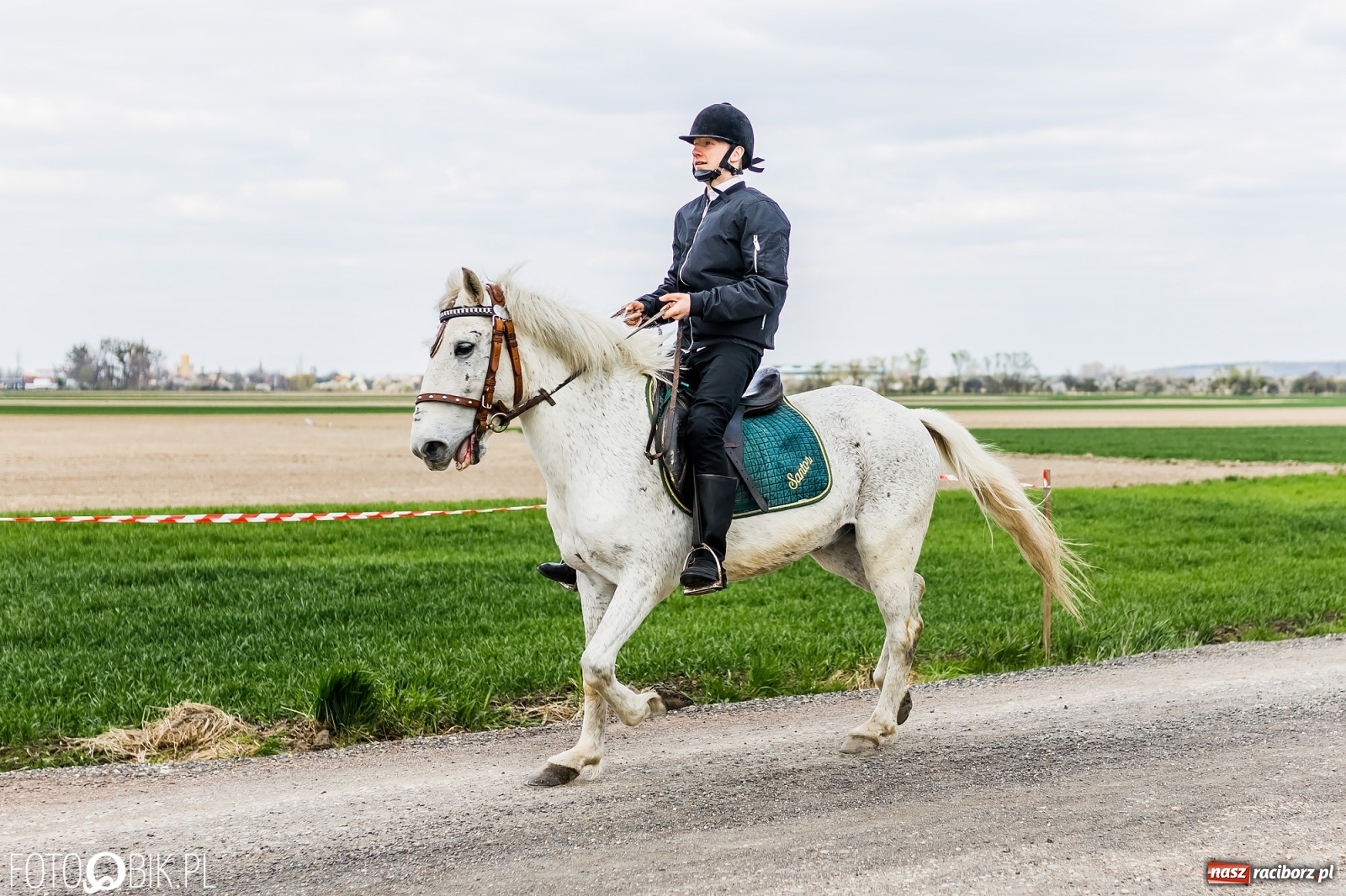 Zdjęcie w galerii na portalu naszraciborz.pl: Sudolskie ściganie na koniec rajtowania. Doszło do upadku [FOTO i WIDEO] wiadomości z regionu
