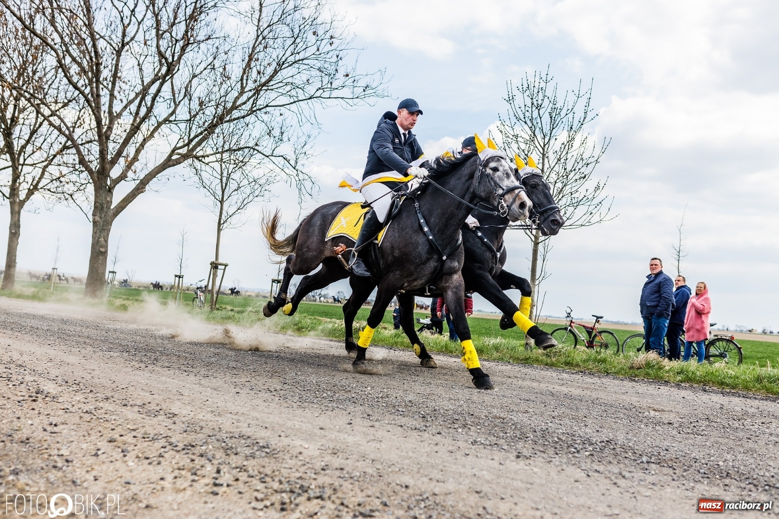 Zdjęcie w galerii na portalu naszraciborz.pl: Sudolskie ściganie na koniec rajtowania. Doszło do upadku [FOTO i WIDEO] wiadomości z regionu