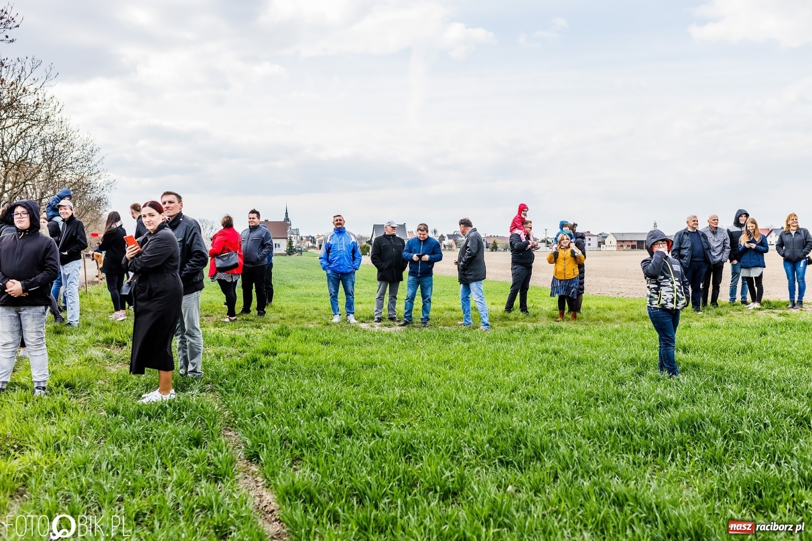 Zdjęcie w galerii na portalu naszraciborz.pl: Sudolskie ściganie na koniec rajtowania. Doszło do upadku [FOTO i WIDEO] wiadomości z regionu