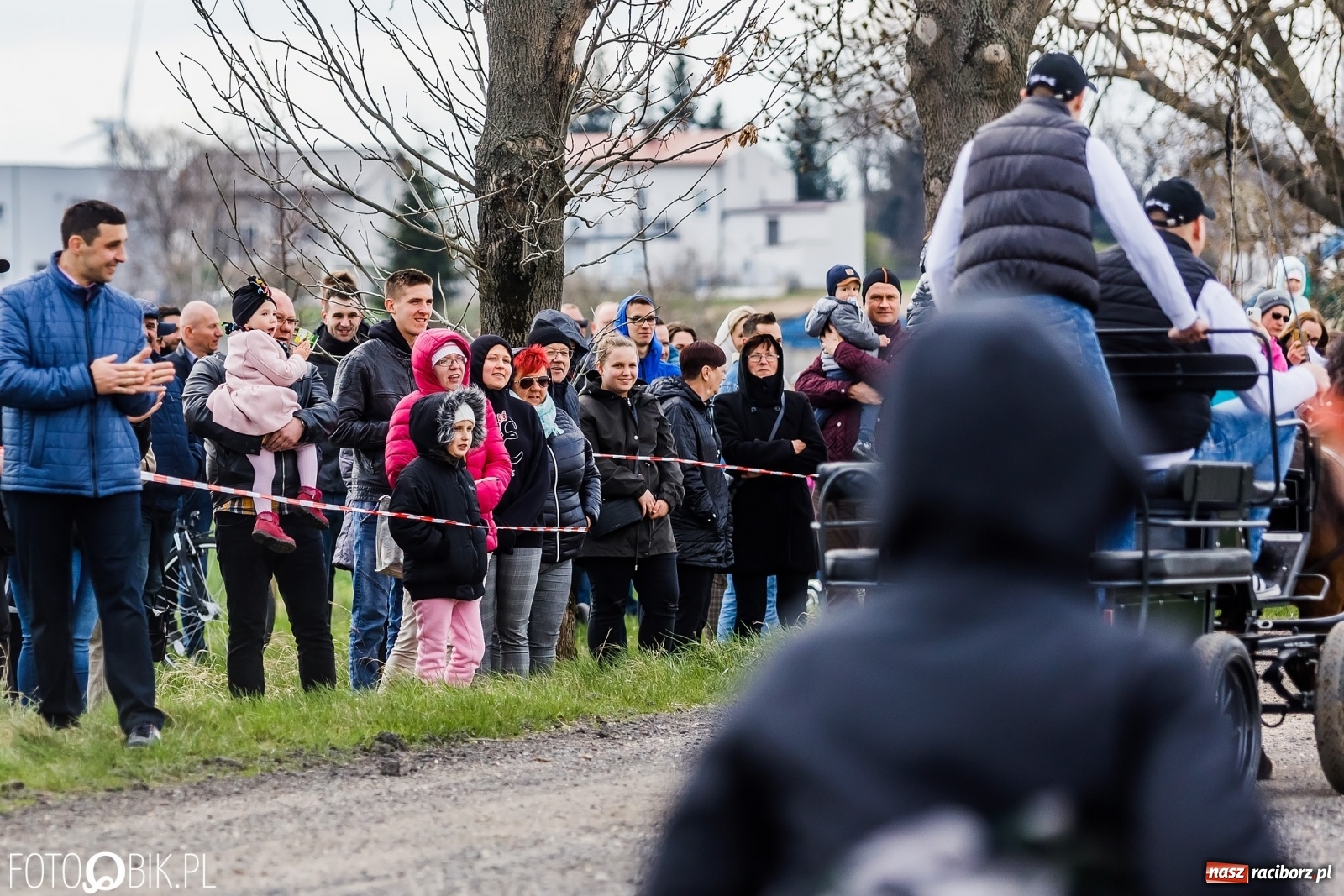 Zdjęcie w galerii na portalu naszraciborz.pl: Sudolskie ściganie na koniec rajtowania. Doszło do upadku [FOTO i WIDEO] wiadomości z regionu