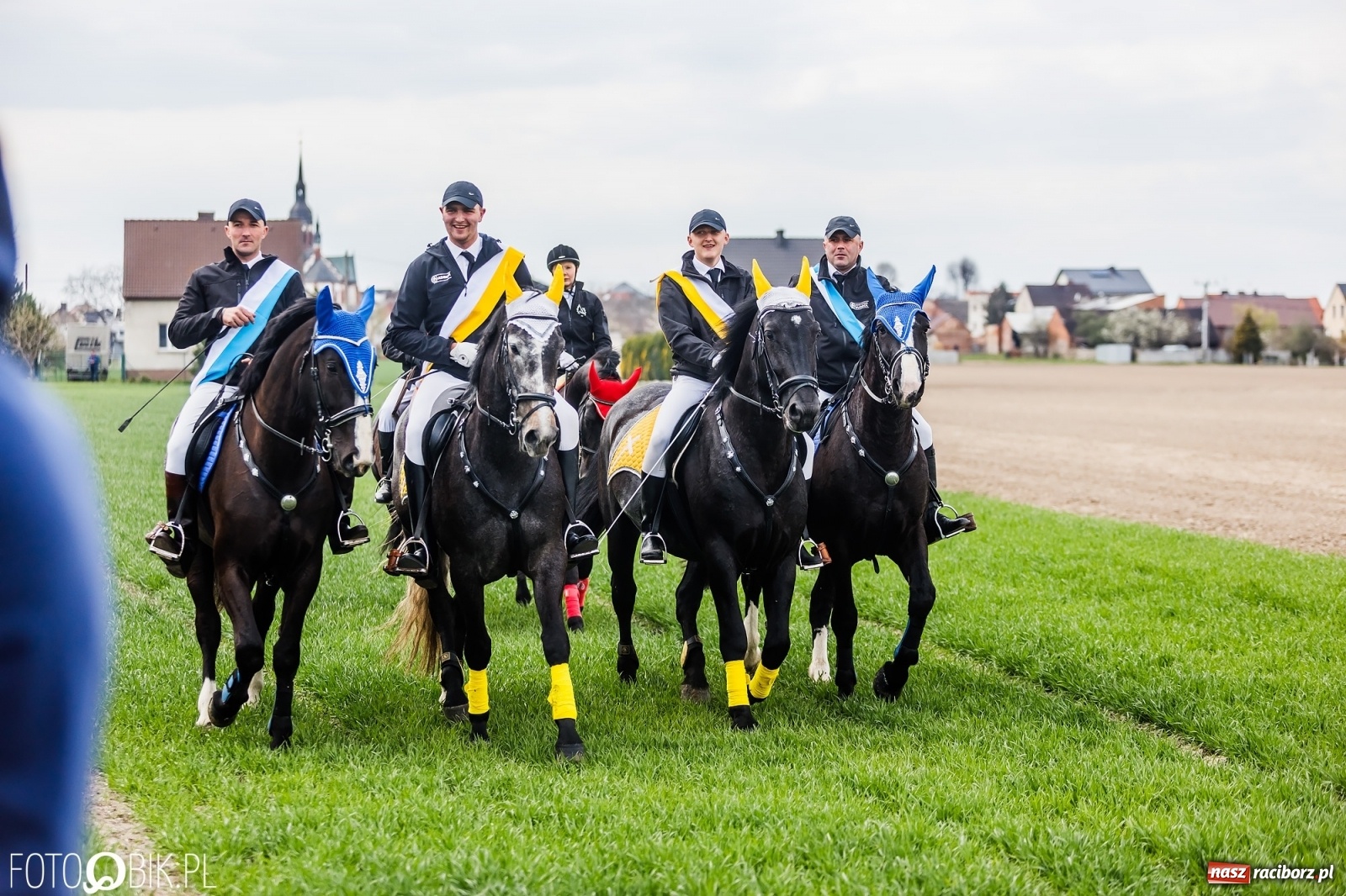 Zdjęcie w galerii na portalu naszraciborz.pl: Sudolskie ściganie na koniec rajtowania. Doszło do upadku [FOTO i WIDEO] wiadomości z regionu