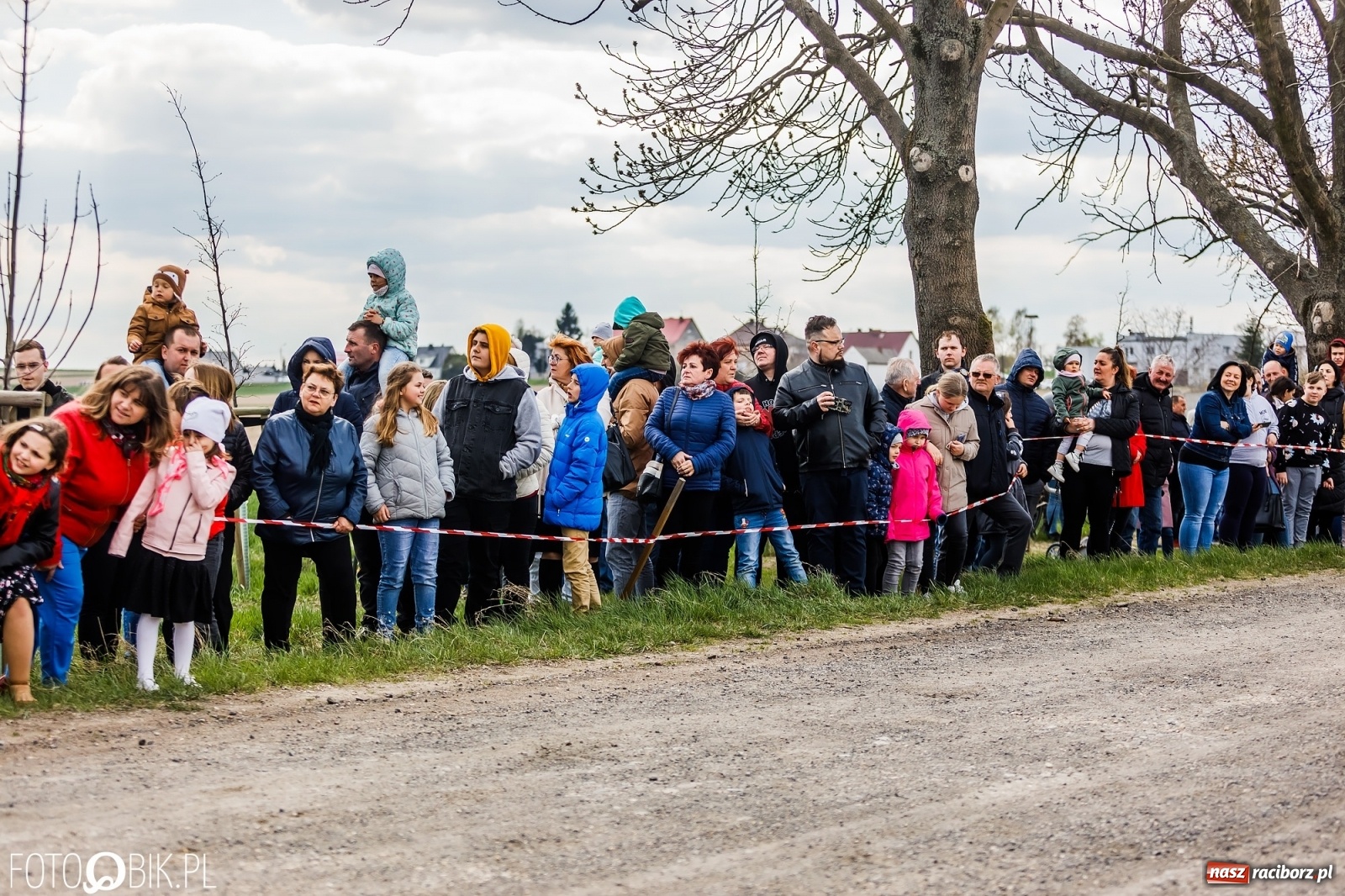 Zdjęcie w galerii na portalu naszraciborz.pl: Sudolskie ściganie na koniec rajtowania. Doszło do upadku [FOTO i WIDEO] wiadomości z regionu