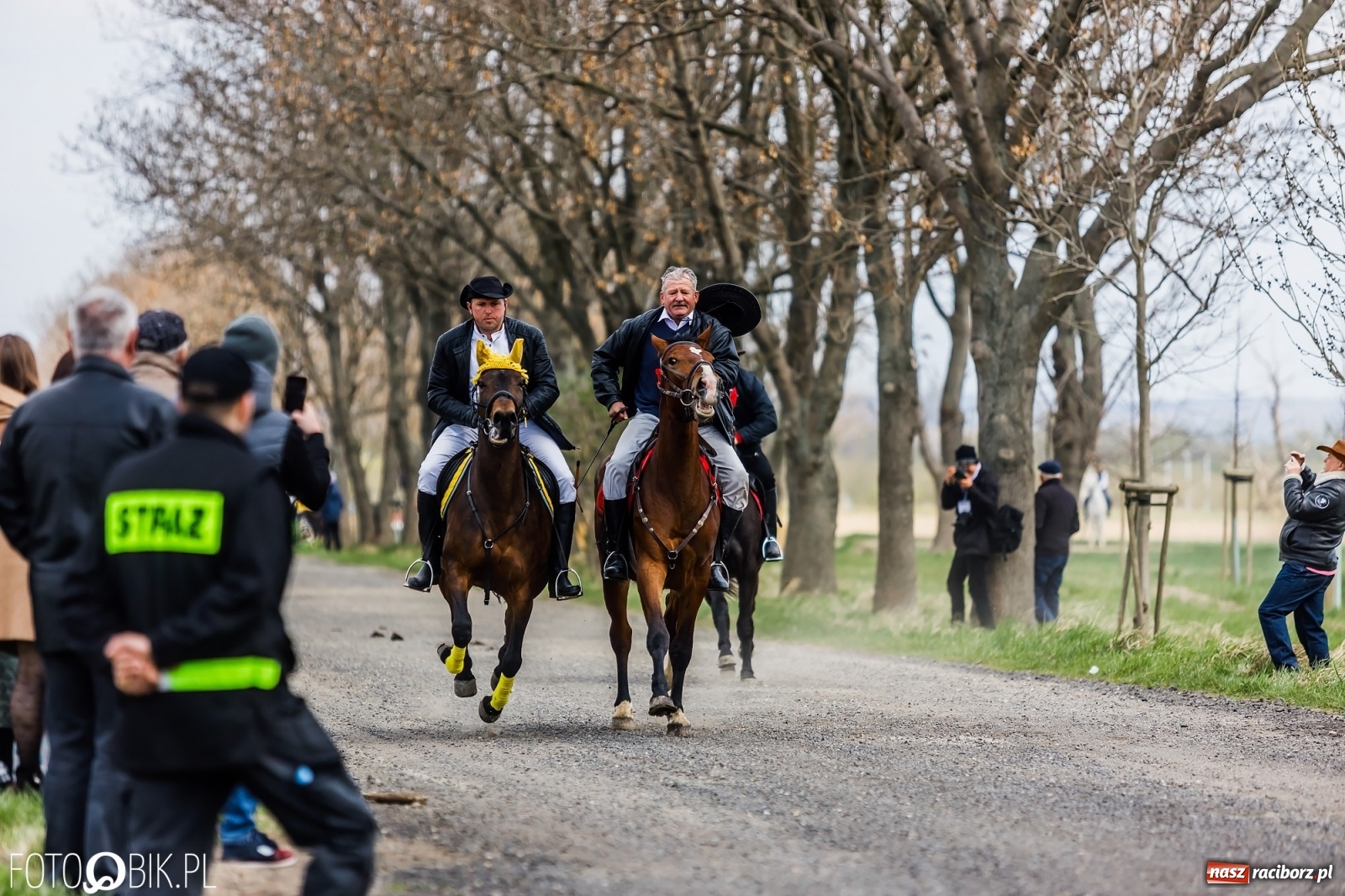 Zdjęcie w galerii na portalu naszraciborz.pl: Sudolskie ściganie na koniec rajtowania. Doszło do upadku [FOTO i WIDEO] wiadomości z regionu