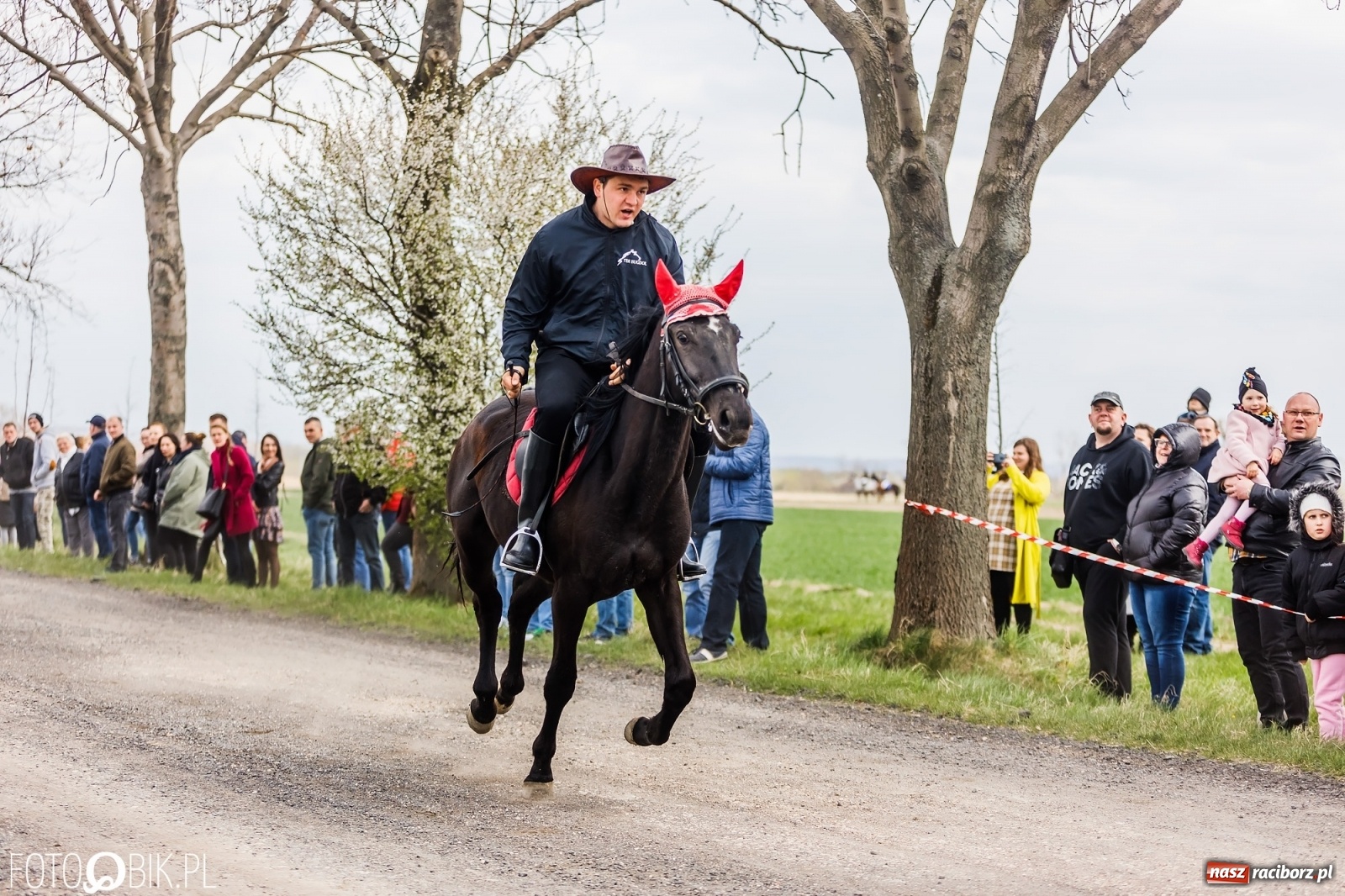 Zdjęcie w galerii na portalu naszraciborz.pl: Sudolskie ściganie na koniec rajtowania. Doszło do upadku [FOTO i WIDEO] wiadomości z regionu