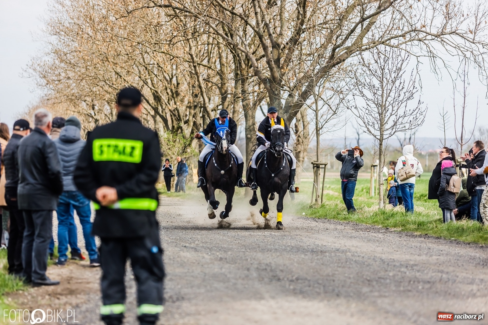 Zdjęcie w galerii na portalu naszraciborz.pl: Sudolskie ściganie na koniec rajtowania. Doszło do upadku [FOTO i WIDEO] wiadomości z regionu