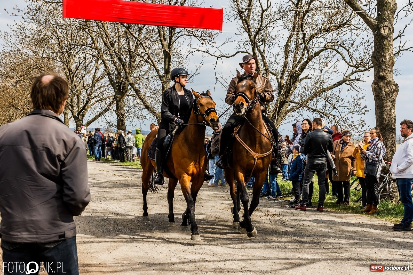 Zdjęcie w galerii na portalu naszraciborz.pl: Sudolskie ściganie na koniec rajtowania. Doszło do upadku [FOTO i WIDEO] wiadomości z regionu