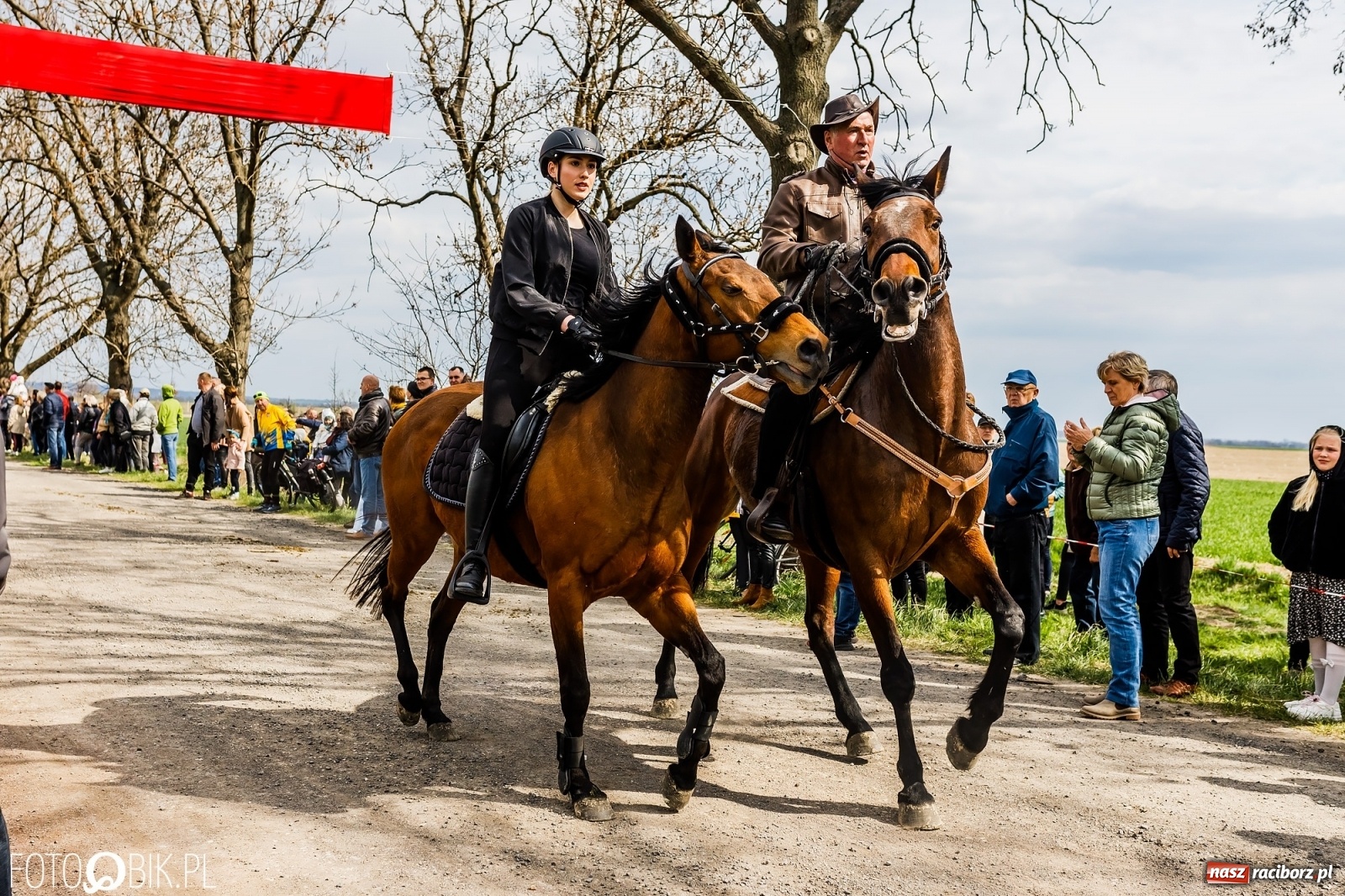 Zdjęcie w galerii na portalu naszraciborz.pl: Sudolskie ściganie na koniec rajtowania. Doszło do upadku [FOTO i WIDEO] wiadomości z regionu