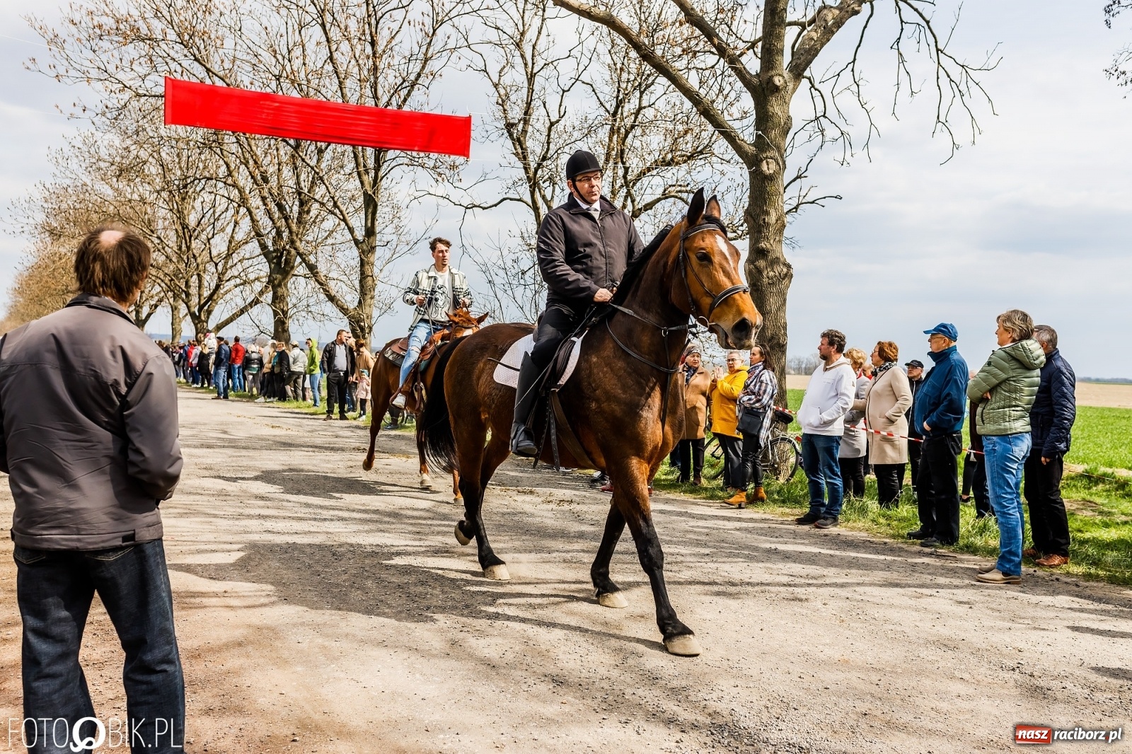 Zdjęcie w galerii na portalu naszraciborz.pl: Sudolskie ściganie na koniec rajtowania. Doszło do upadku [FOTO i WIDEO] wiadomości z regionu