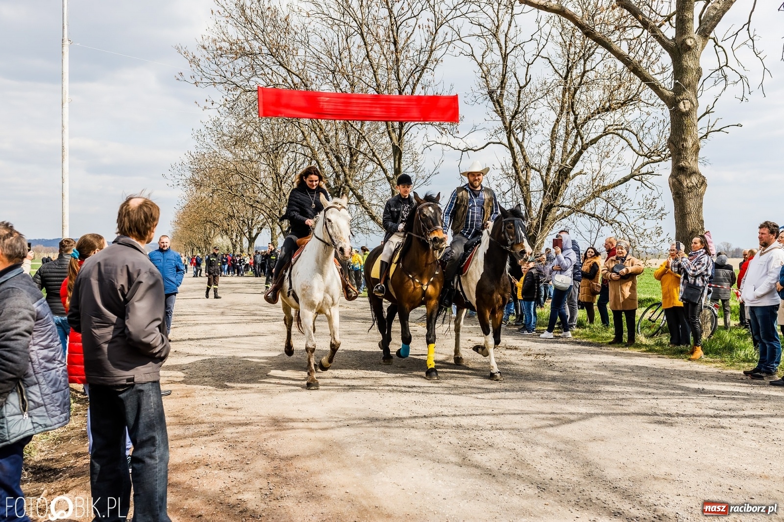Zdjęcie w galerii na portalu naszraciborz.pl: Sudolskie ściganie na koniec rajtowania. Doszło do upadku [FOTO i WIDEO] wiadomości z regionu