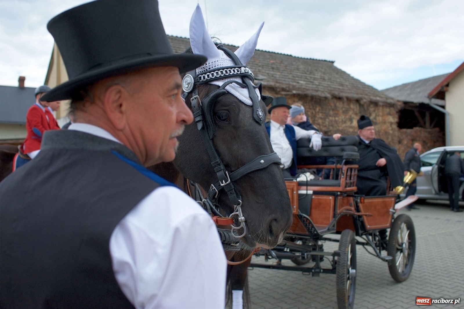 Zdjęcie w galerii na portalu naszraciborz.pl: Procesja konna w Pietrowicach Wielkich [FOTO i WIDEO] wiadomości z regionu