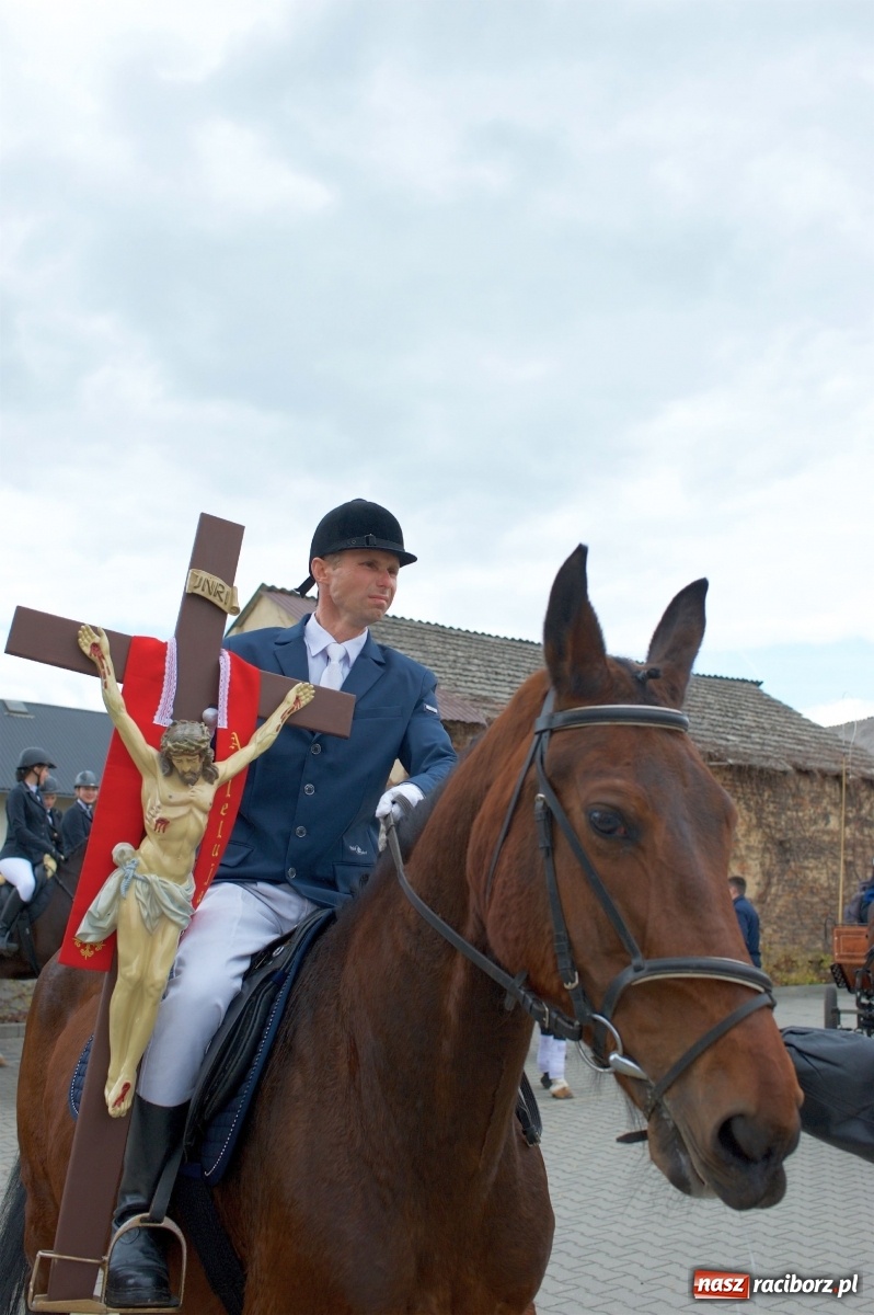 Zdjęcie w galerii na portalu naszraciborz.pl: Procesja konna w Pietrowicach Wielkich [FOTO i WIDEO] wiadomości z regionu