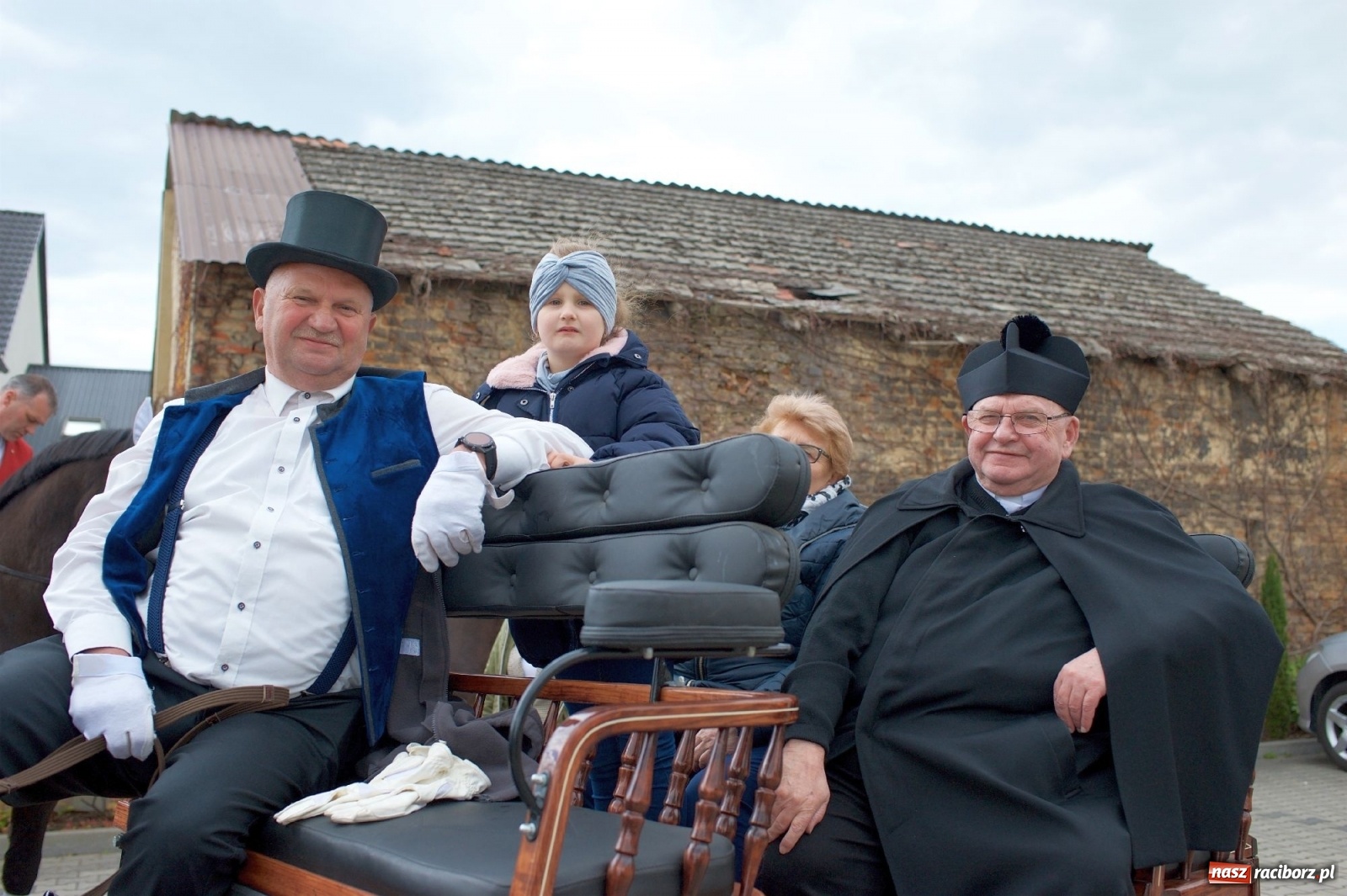 Zdjęcie w galerii na portalu naszraciborz.pl: Procesja konna w Pietrowicach Wielkich [FOTO i WIDEO] wiadomości z regionu