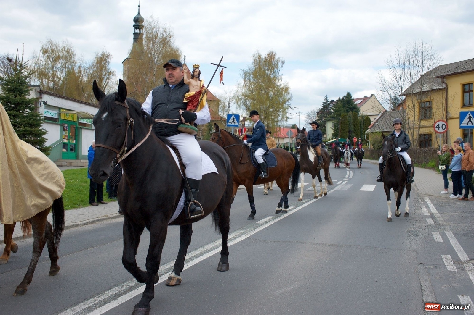 Zdjęcie w galerii na portalu naszraciborz.pl: Procesja konna w Pietrowicach Wielkich [FOTO i WIDEO] wiadomości z regionu