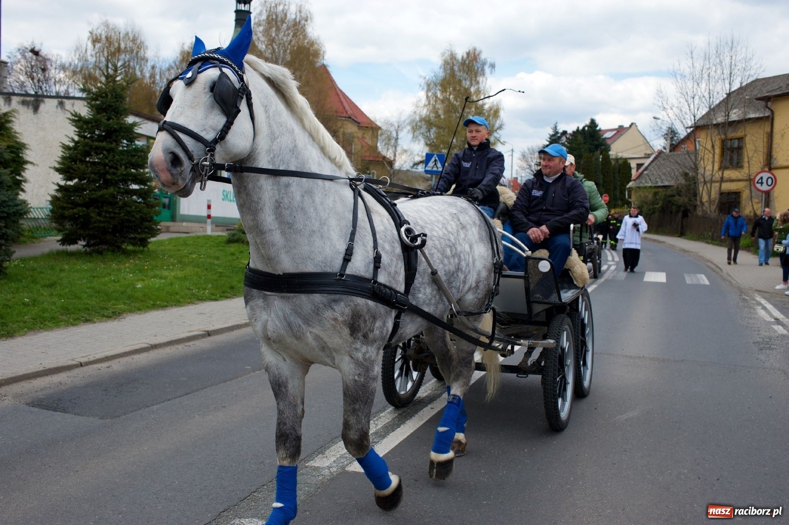 Zdjęcie w galerii na portalu naszraciborz.pl: Procesja konna w Pietrowicach Wielkich [FOTO i WIDEO] wiadomości z regionu