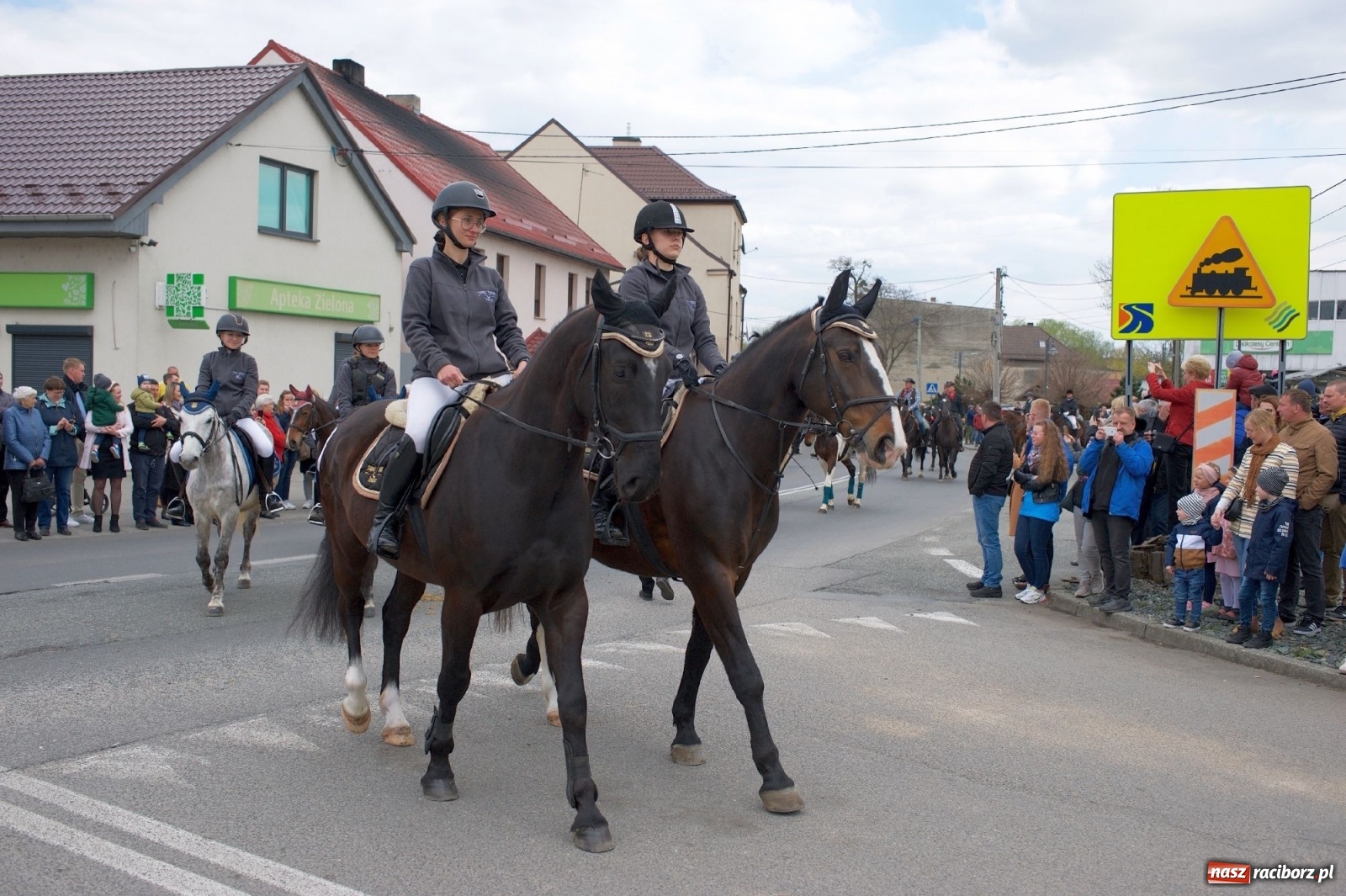Zdjęcie w galerii na portalu naszraciborz.pl: Procesja konna w Pietrowicach Wielkich [FOTO i WIDEO] wiadomości z regionu