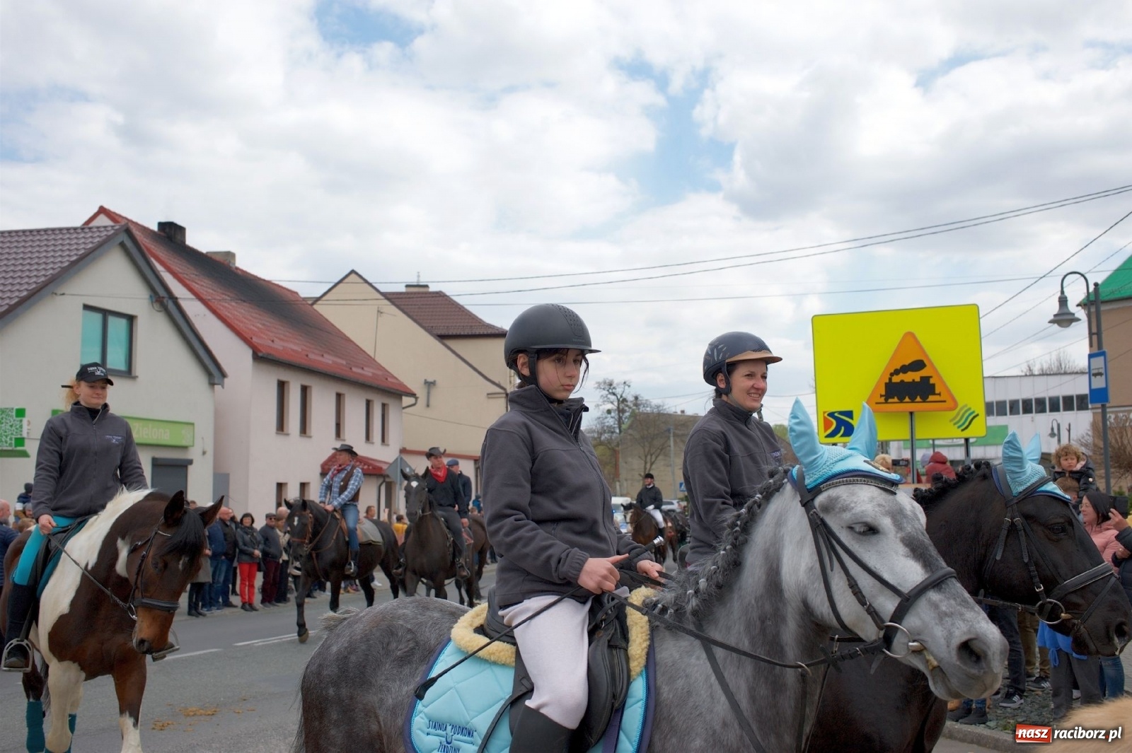 Zdjęcie w galerii na portalu naszraciborz.pl: Procesja konna w Pietrowicach Wielkich [FOTO i WIDEO] wiadomości z regionu