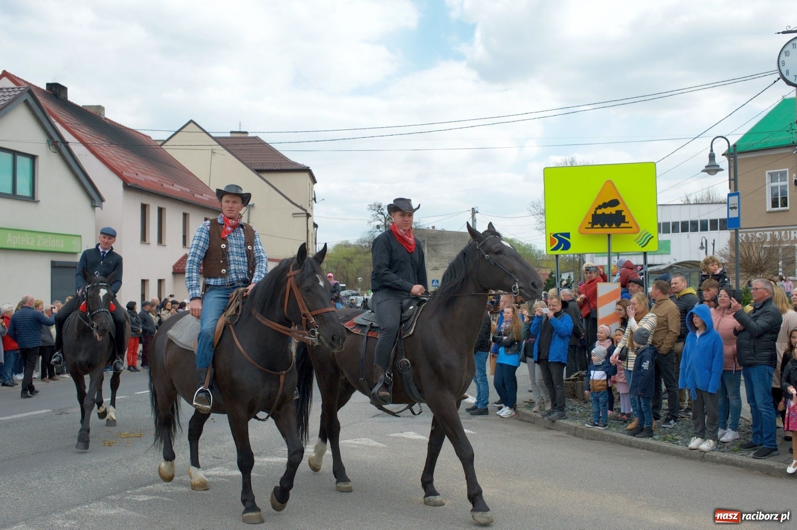 Zdjęcie w galerii na portalu naszraciborz.pl: Procesja konna w Pietrowicach Wielkich [FOTO i WIDEO] wiadomości z regionu