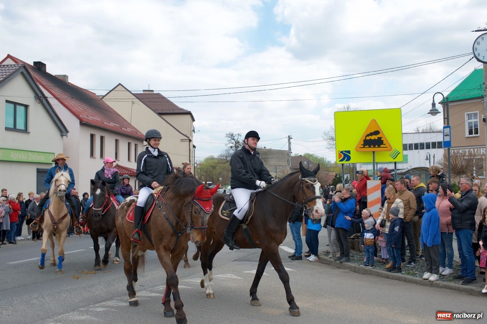 Zdjęcie w galerii na portalu naszraciborz.pl: Procesja konna w Pietrowicach Wielkich [FOTO i WIDEO] wiadomości z regionu