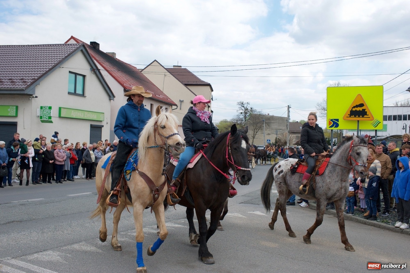 Zdjęcie w galerii na portalu naszraciborz.pl: Procesja konna w Pietrowicach Wielkich [FOTO i WIDEO] wiadomości z regionu