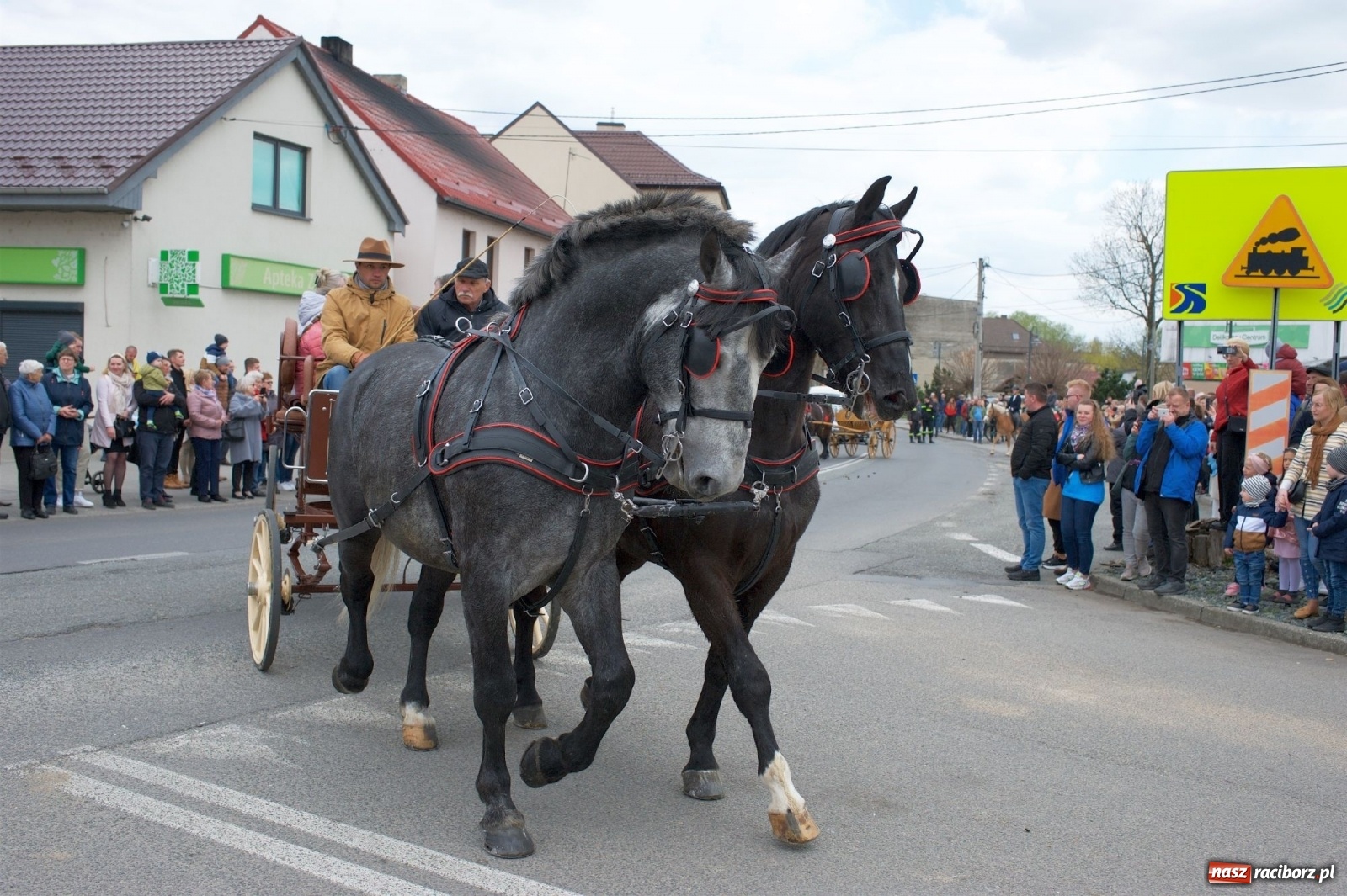 Zdjęcie w galerii na portalu naszraciborz.pl: Procesja konna w Pietrowicach Wielkich [FOTO i WIDEO] wiadomości z regionu